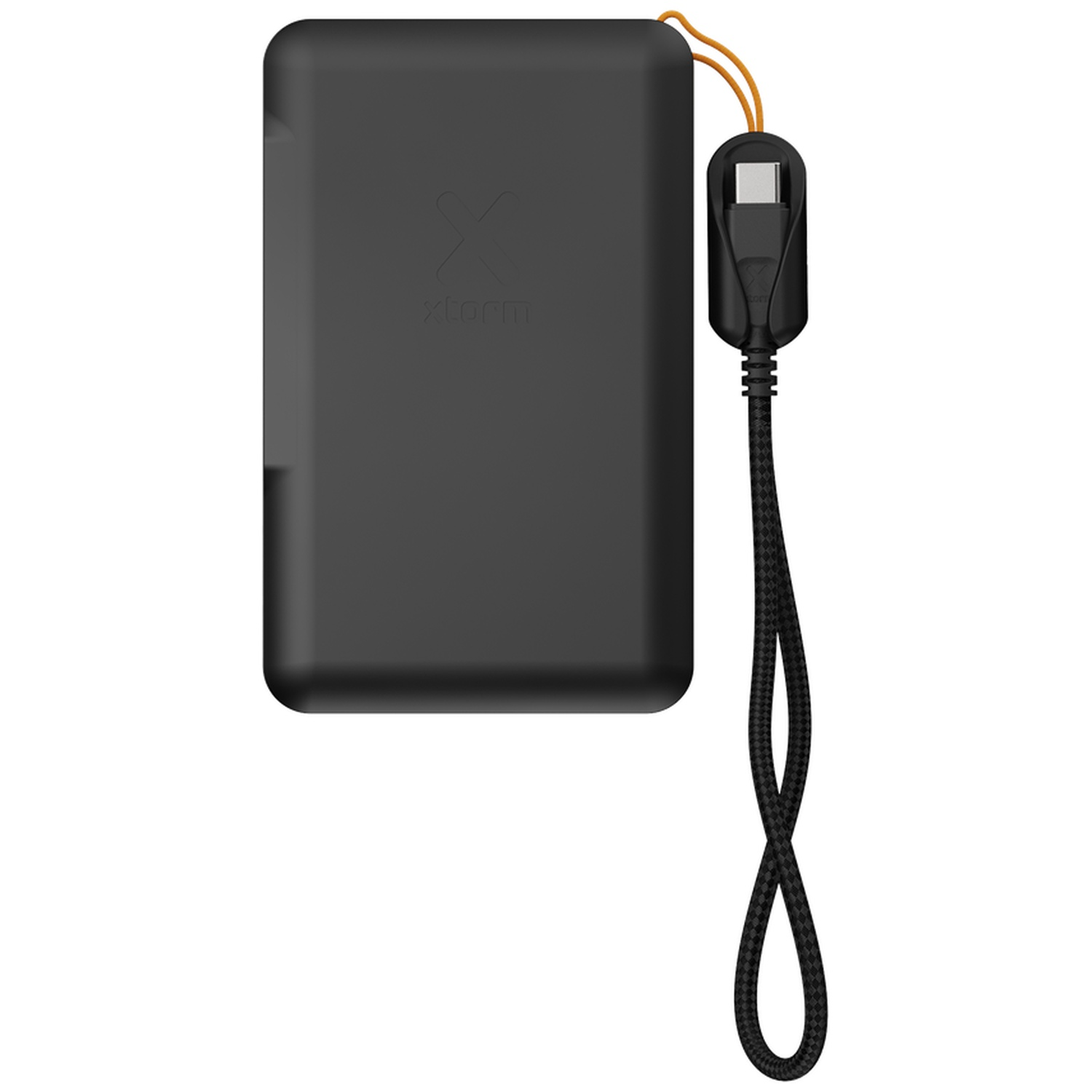 Batterie externe Xtorm noire avec un câble USB-C tressé intégré.