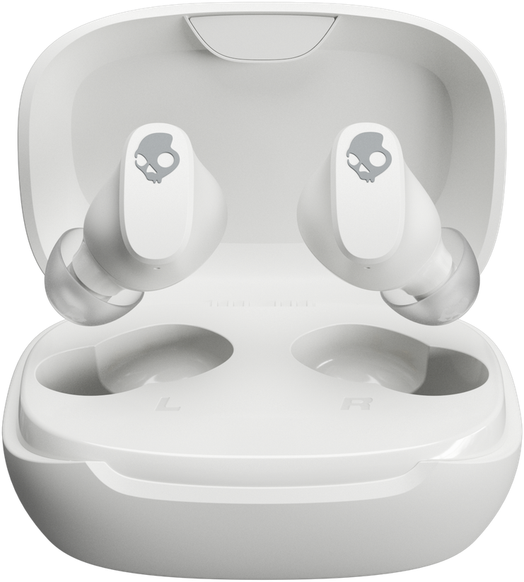 Fehér Skullcandy vezeték nélküli fülhallgatók nyitott töltőtokban, koponya logóval.