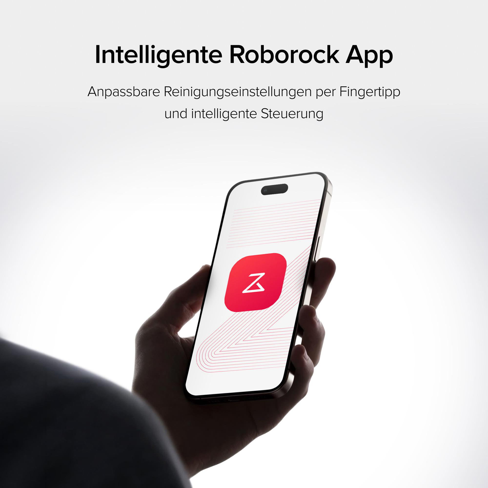 Eine Hand hält ein Smartphone mit einer roten App-Oberfläche, im Hintergrund Text auf Deutsch.