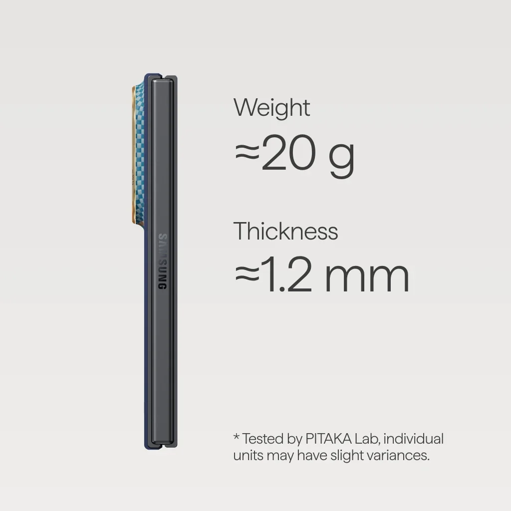 Egy vékony Samsung eszköz oldalsó nézete, kb. 20 g súllyal és 1,2 mm vastagsággal.