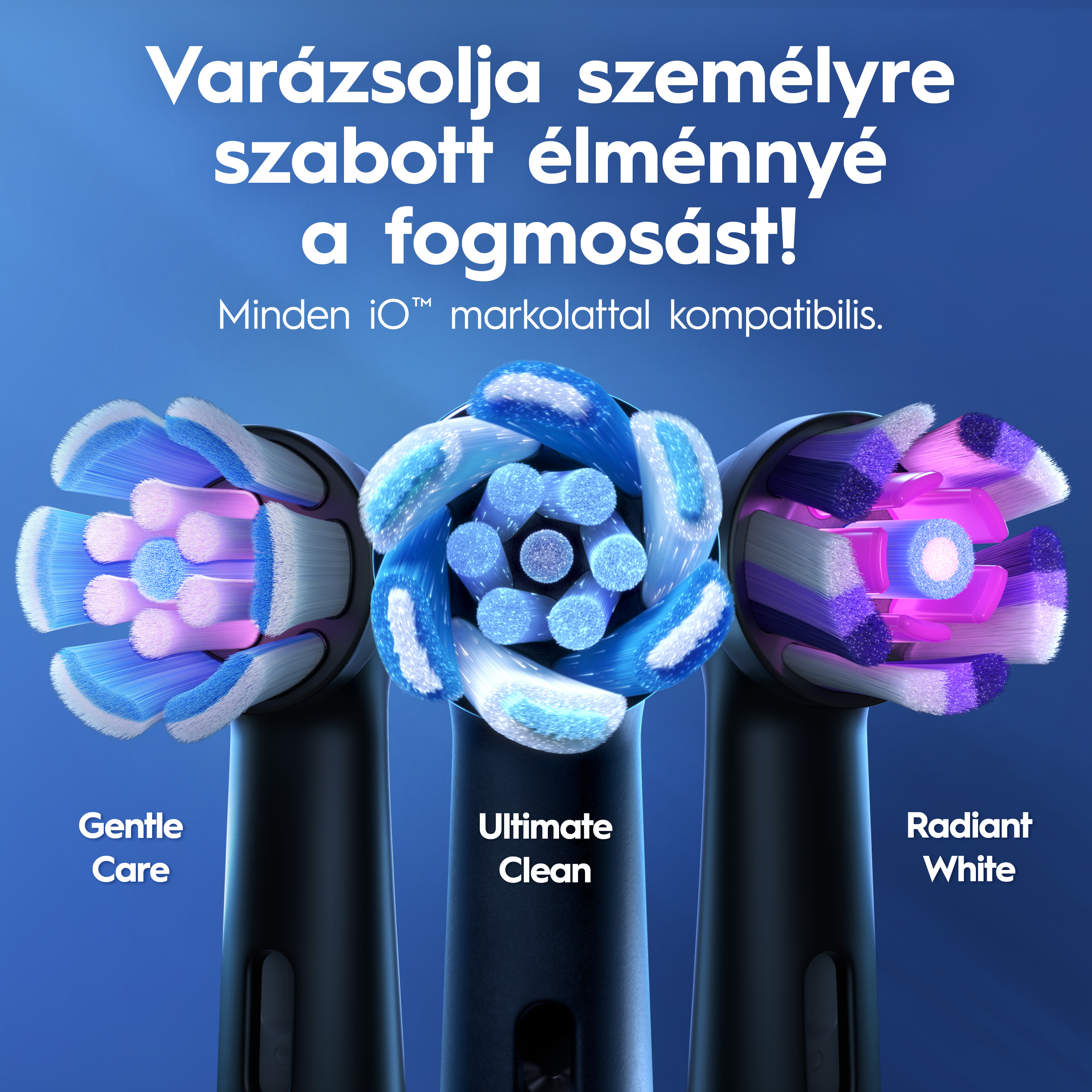 Három Oral-B iO fogkefefej: Gentle Care, Ultimate Clean és Radiant White, kék háttér előtt.