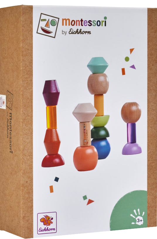 Verpackung der Montessori by Eichhorn Holzteile, die verschiedene geometrische Formen stapeln.