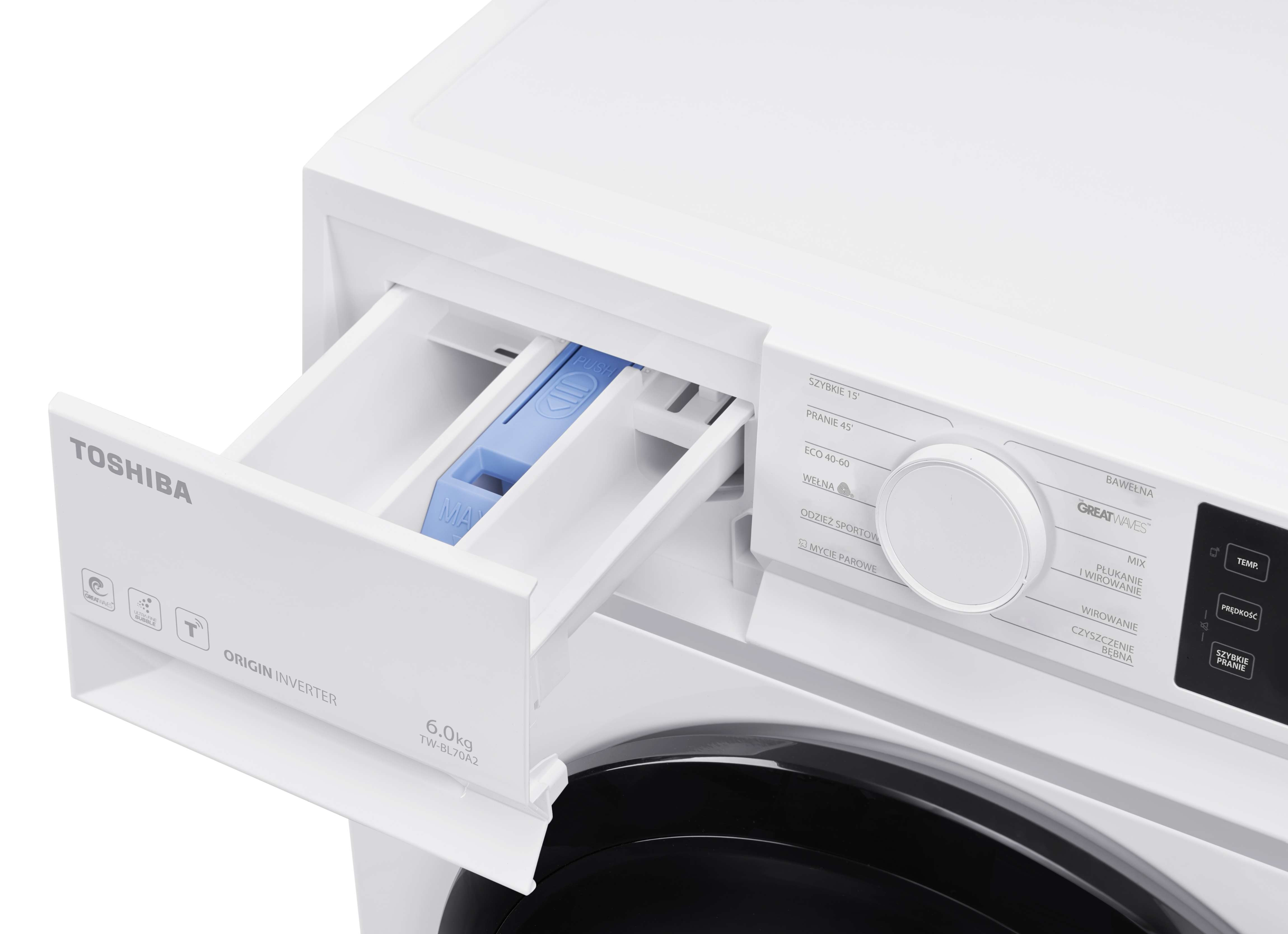 Biała pralka Toshiba z wysuniętą szufladą na detergent i napisem ORIGIN INVERTER.
