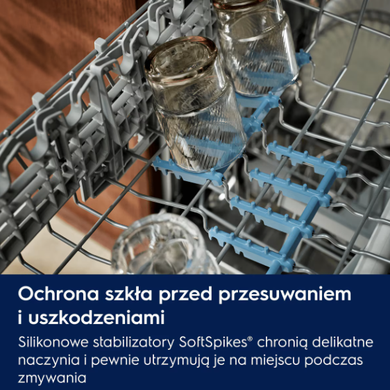 Szkło zabezpieczone na niebieskich silikonowych stabilizatorach w zmywarce.