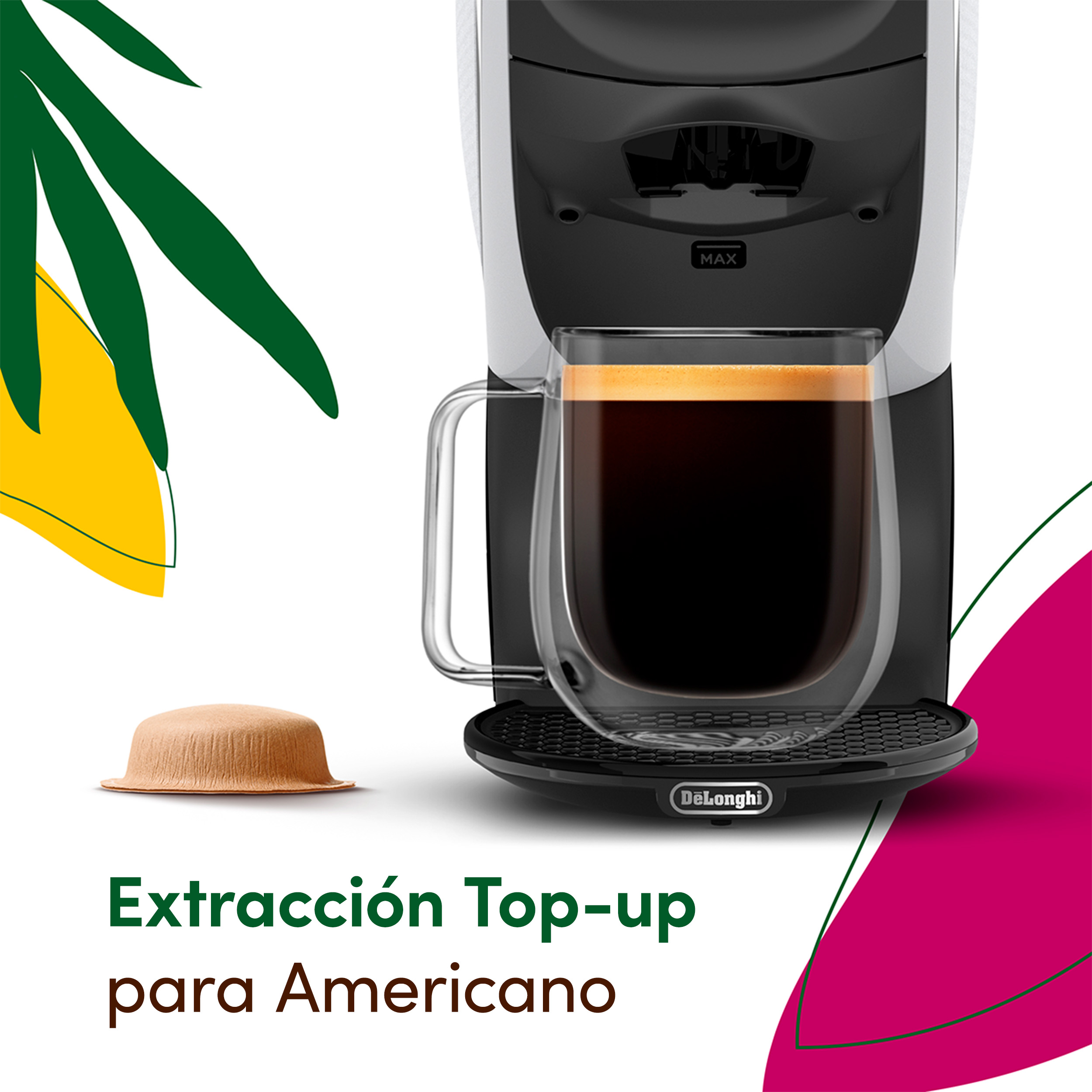 Una cafetera con una taza de cristal con café y una cápsula al lado. Texto abajo.