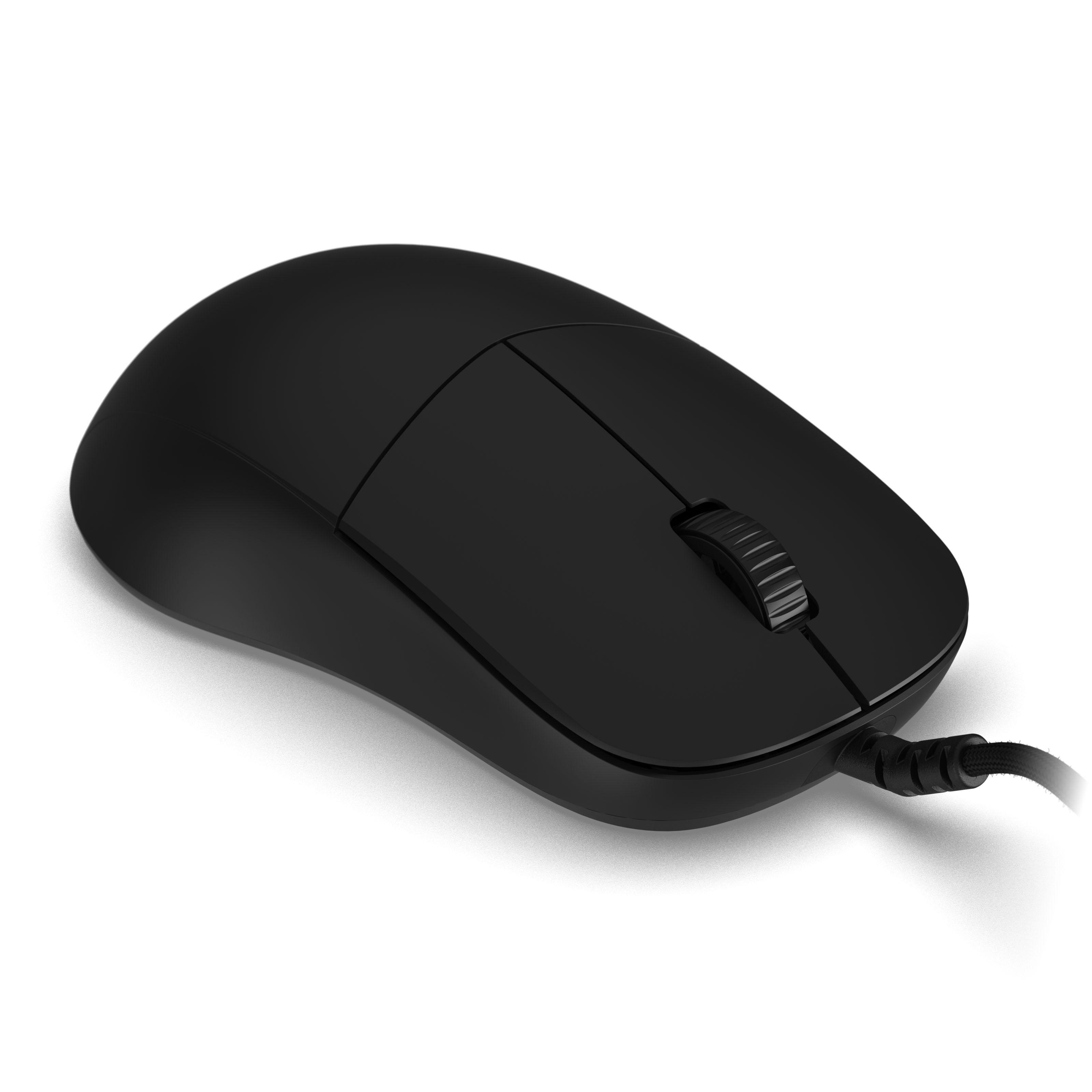 Eine matte schwarze Computermaus mit Kabel auf weißem Hintergrund.