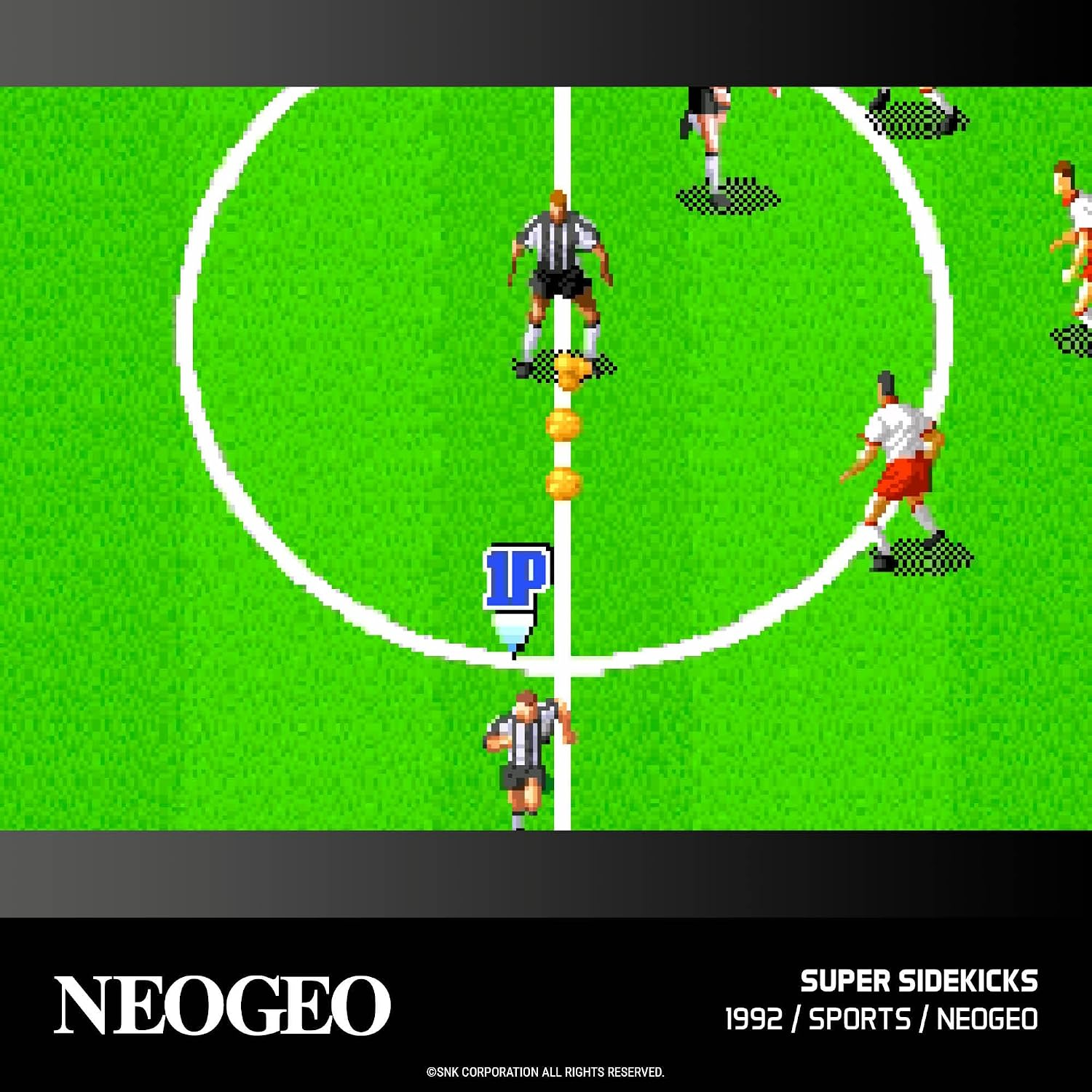 Escena de fútbol pixelada de 1992 Neogeo con jugadores en el círculo central sobre césped verde.