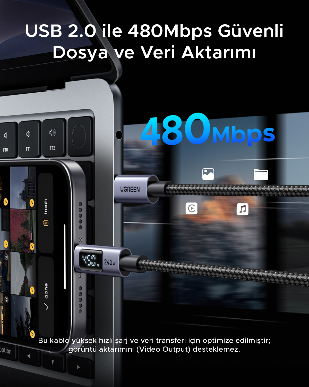 Dizüstü bilgisayar ve telefona bağlı veri aktarımı gösteren Ugreen kablolar.