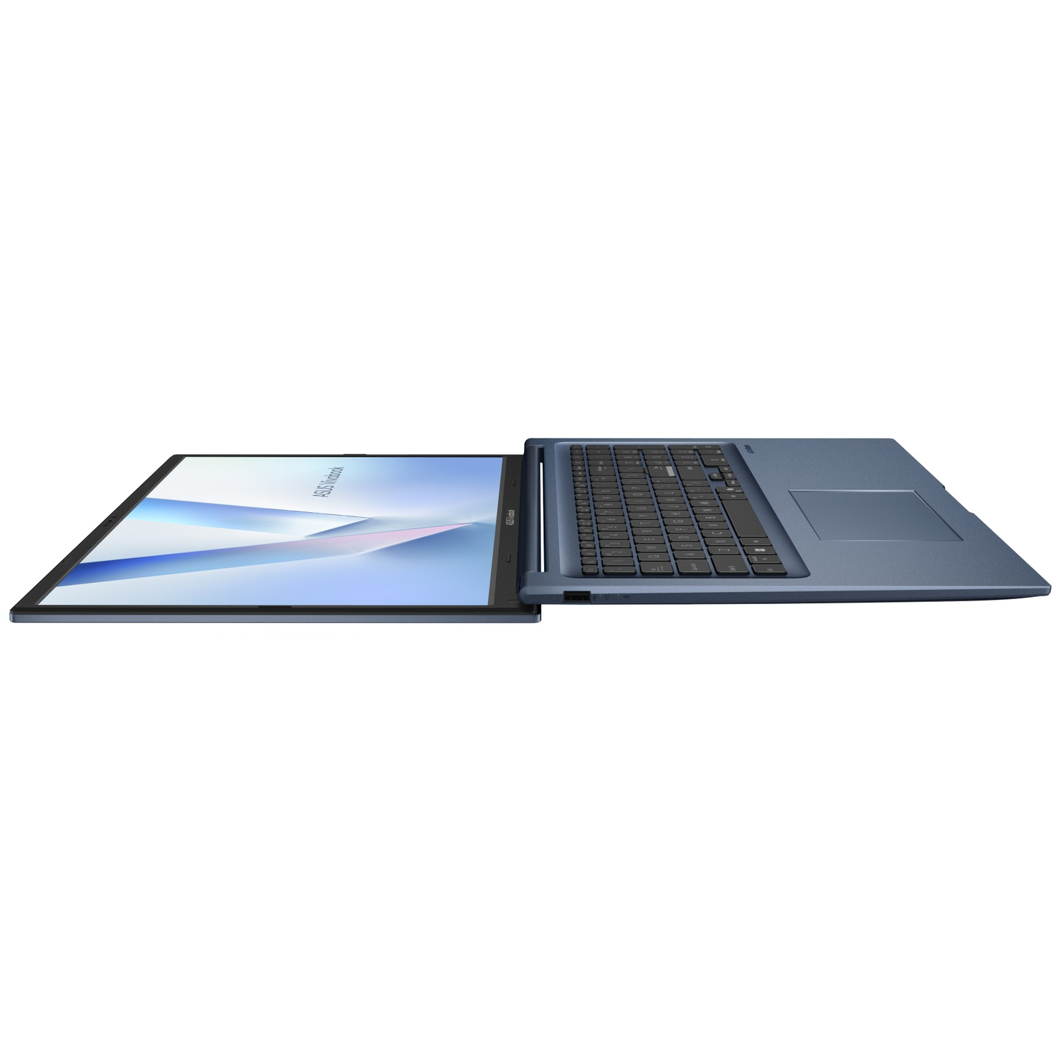 Een blauwe laptop opent plat op een wit oppervlak met een helder scherm.