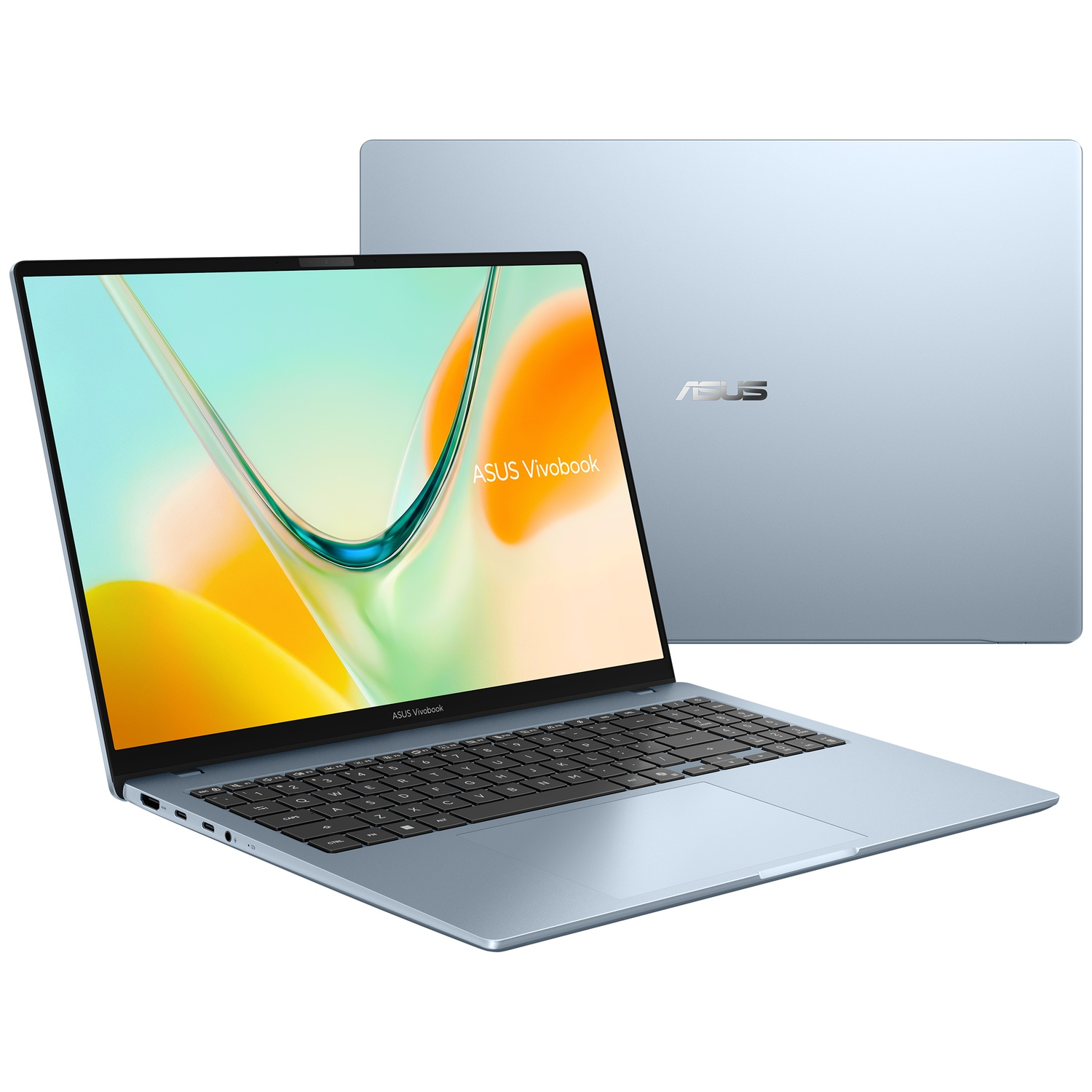 Lichtblauwe ASUS Vivobook laptop open en gesloten op een witte achtergrond.