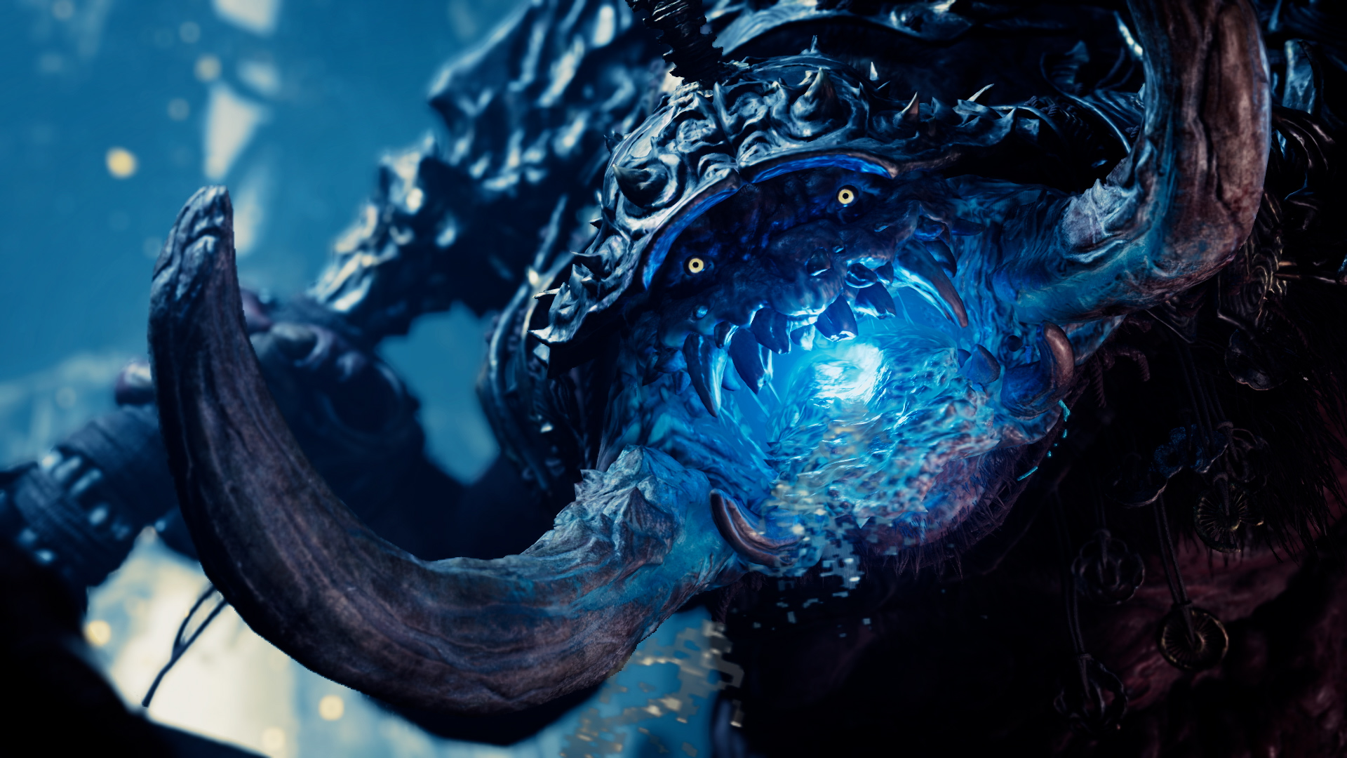 Un monstre terrifiant avec une bouche bleue lumineuse et d'immenses cornes dans un décor sombre.