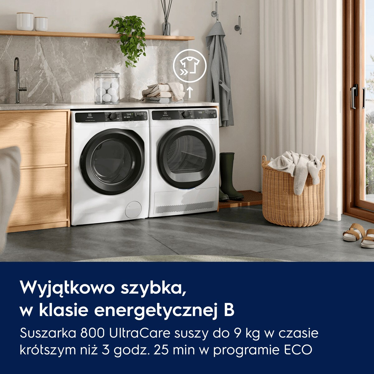Biała pralka i suszarka w nowoczesnej pralni z drewnianymi szafkami i wiklinowym koszem.