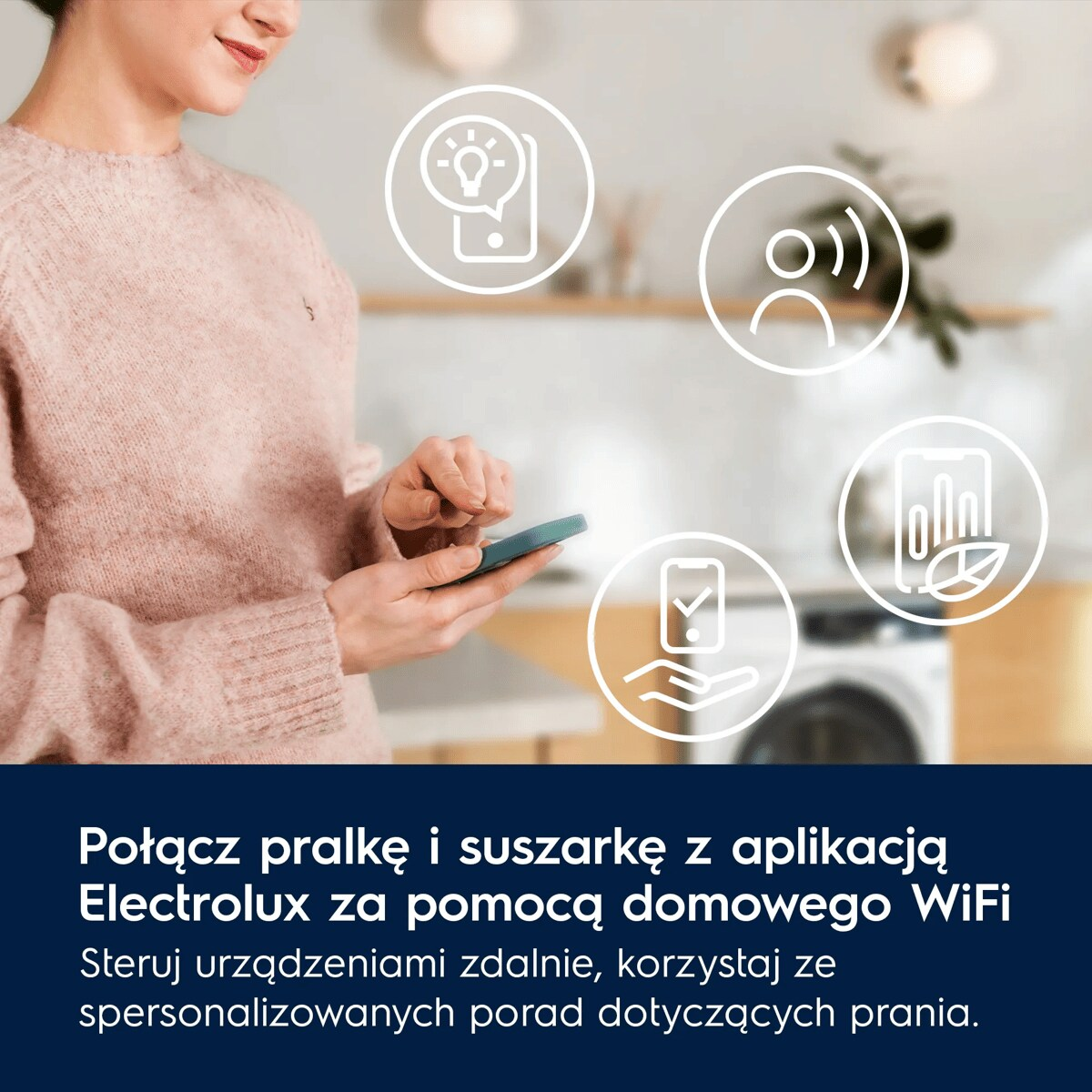 Kobieta w różowym swetrze korzysta ze smartfona w kuchni z ikonami inteligentnego domu i polskim tekstem.