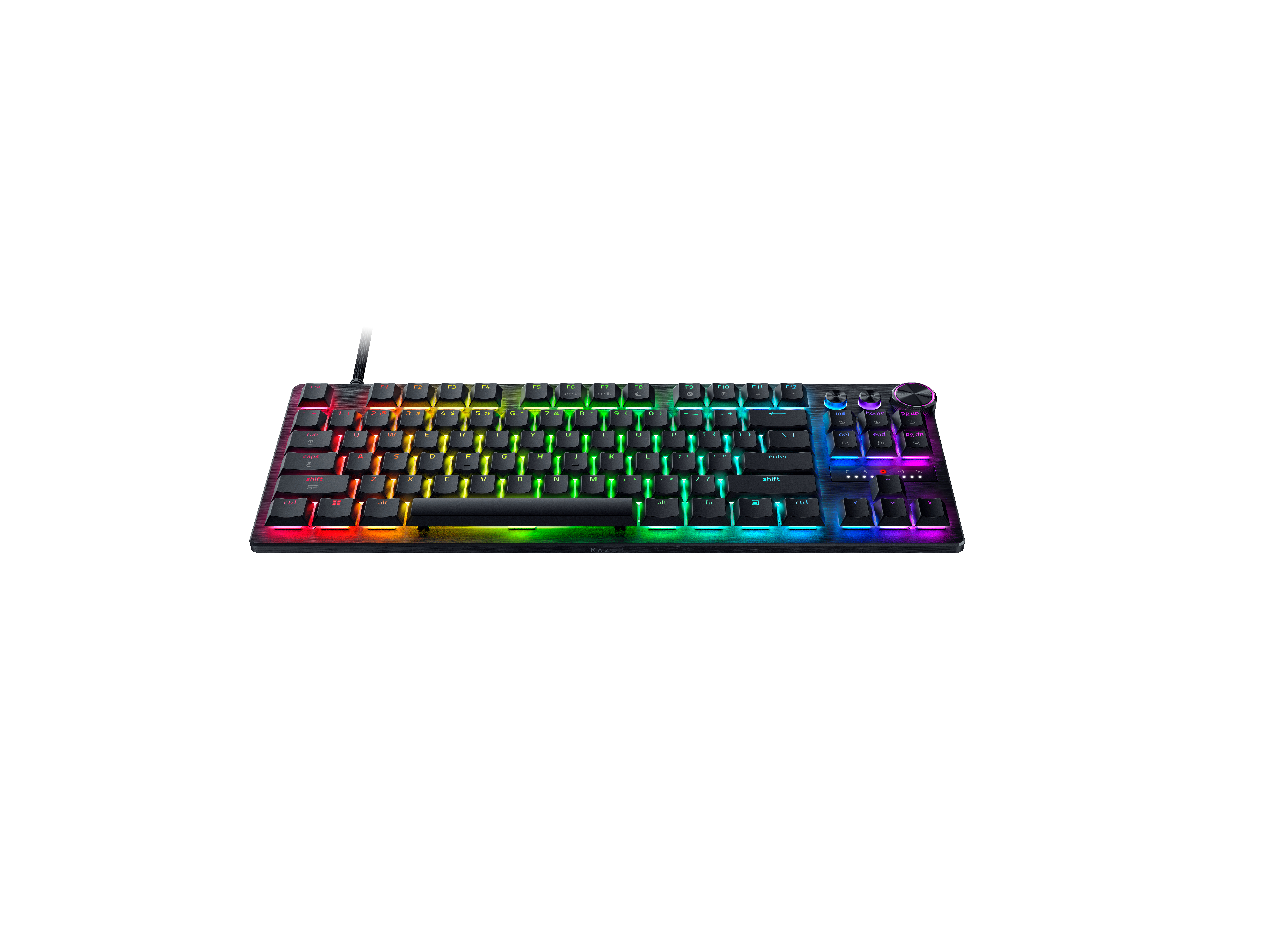 Schwarze mechanische Tastatur mit lebendiger RGB-Hintergrundbeleuchtung auf weißem Hintergrund.