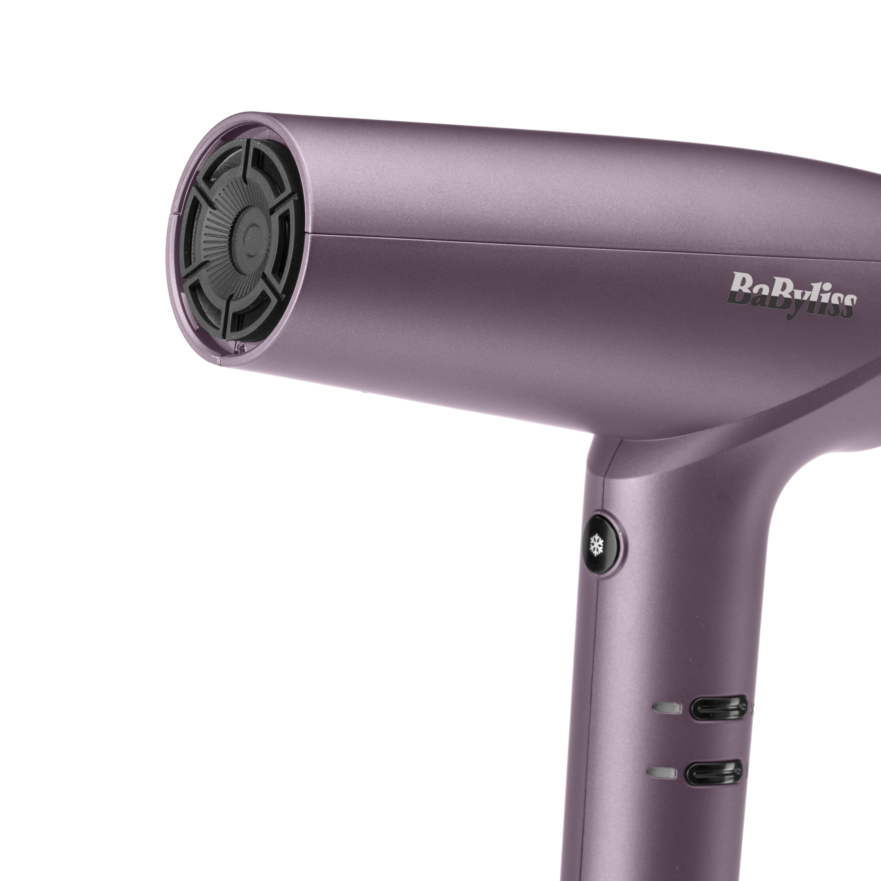 Ein violetter Babyliss Haartrockner mit schwarzen Knöpfen und Gitter auf weißem Grund.