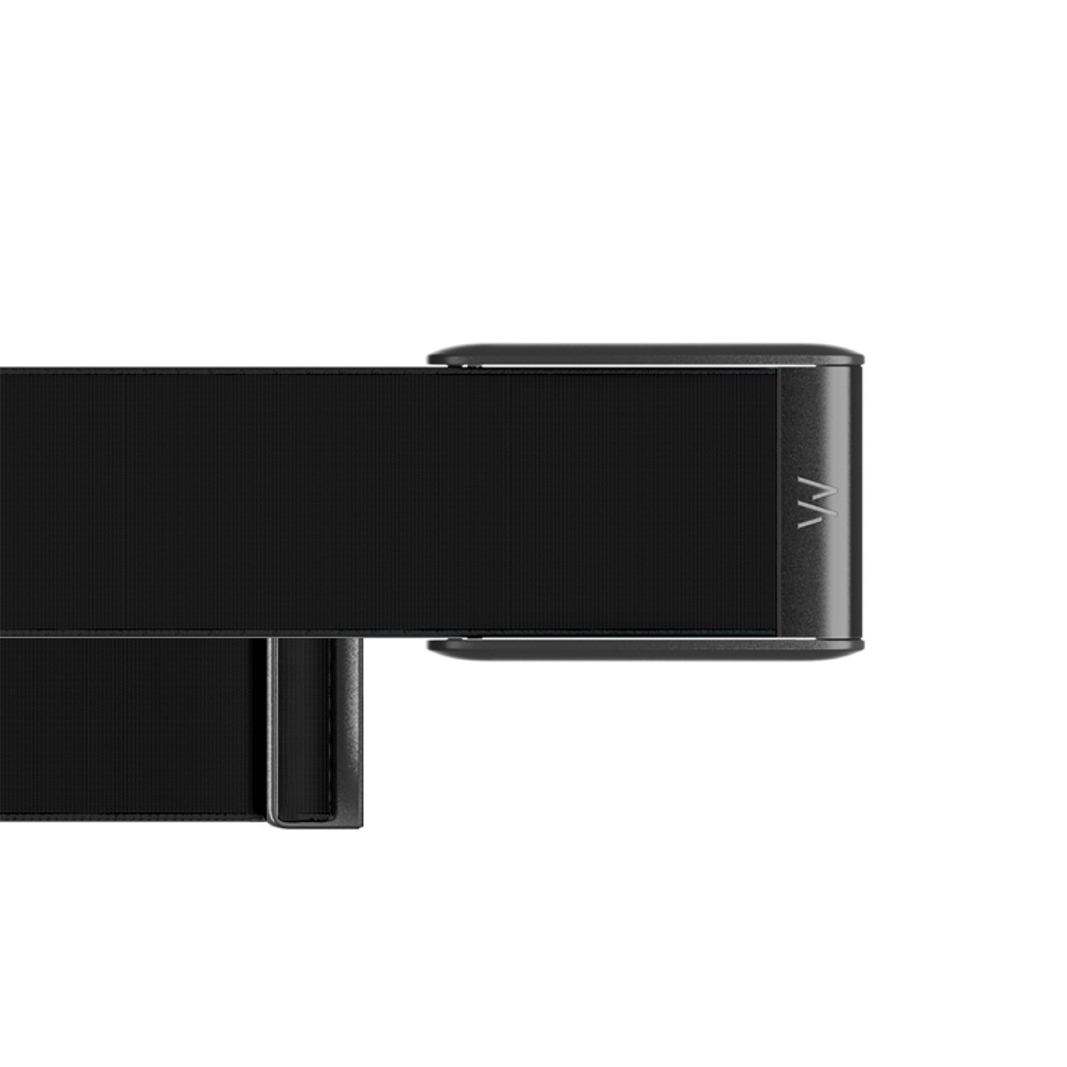Un cinturón de tela negro con una hebilla de metal oscuro y elegante sobre fondo blanco.