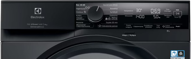 Panel sterowania czarnej pralki Electrolux z pokrętłem wyboru programów i wyświetlaczem cyfrowym.