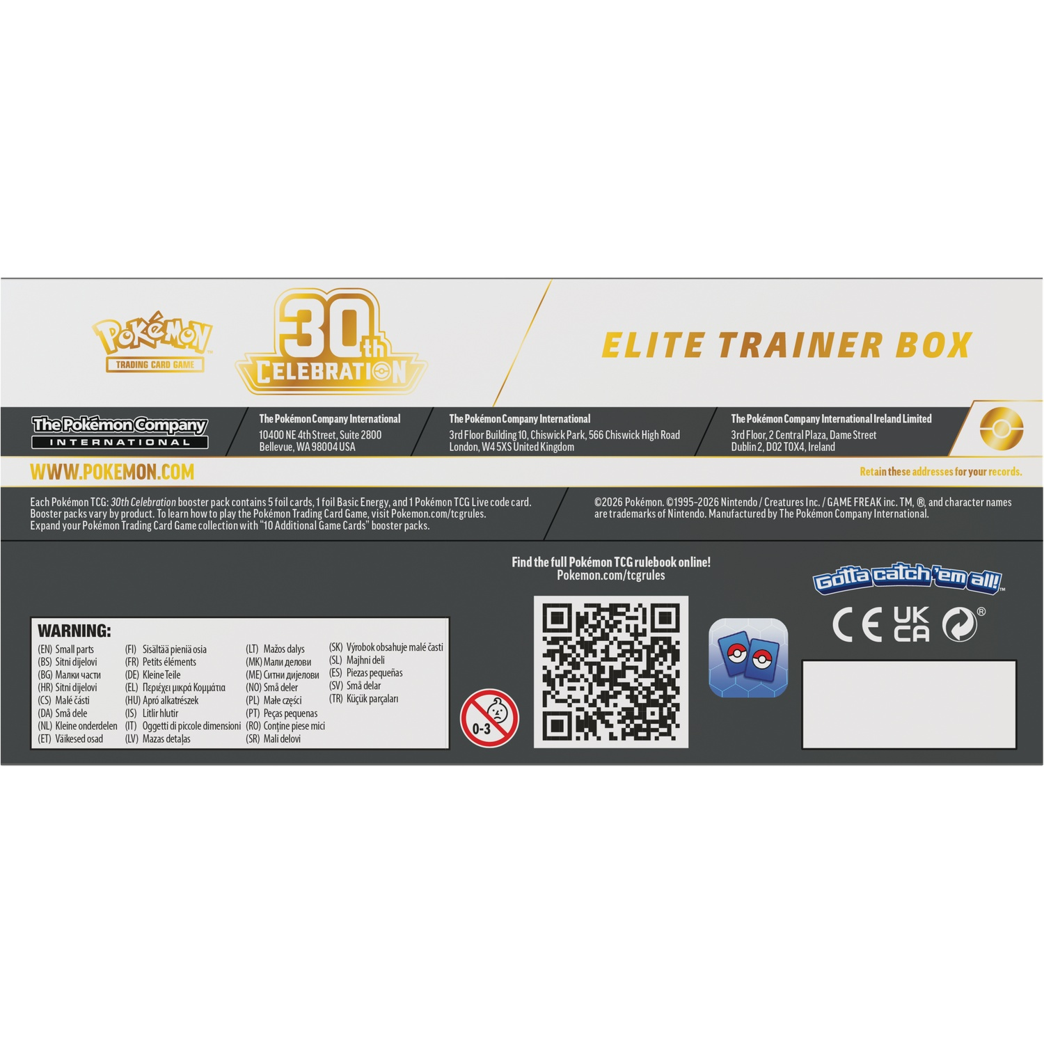 De achterkant van een Pokémon Elite Trainer Box met waarschuwingen en een QR-code.