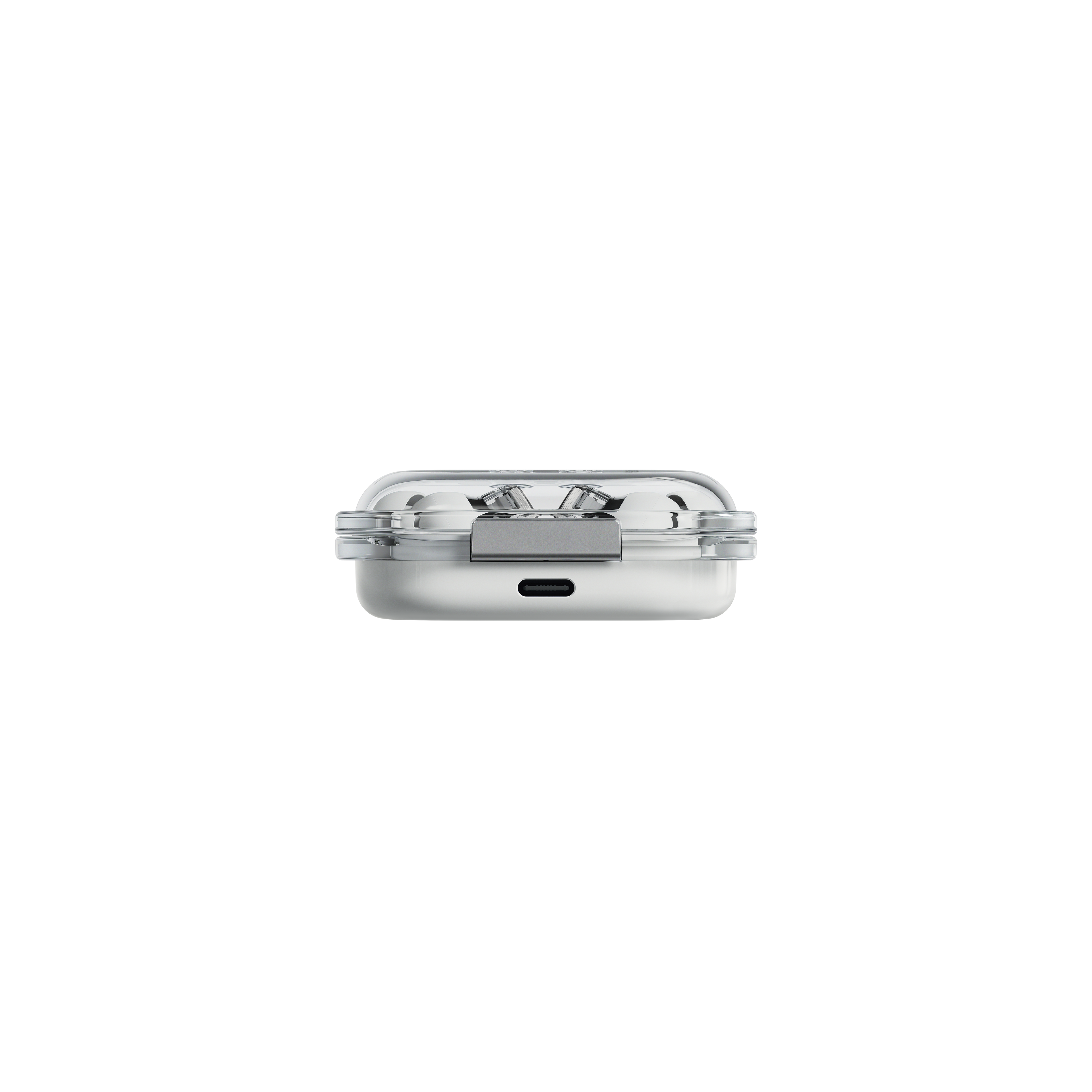 Ein transparentes Ladeetui für kabellose Ohrhörer auf schwarzem Hintergrund, mit sichtbarem USB-C-Anschluss.
