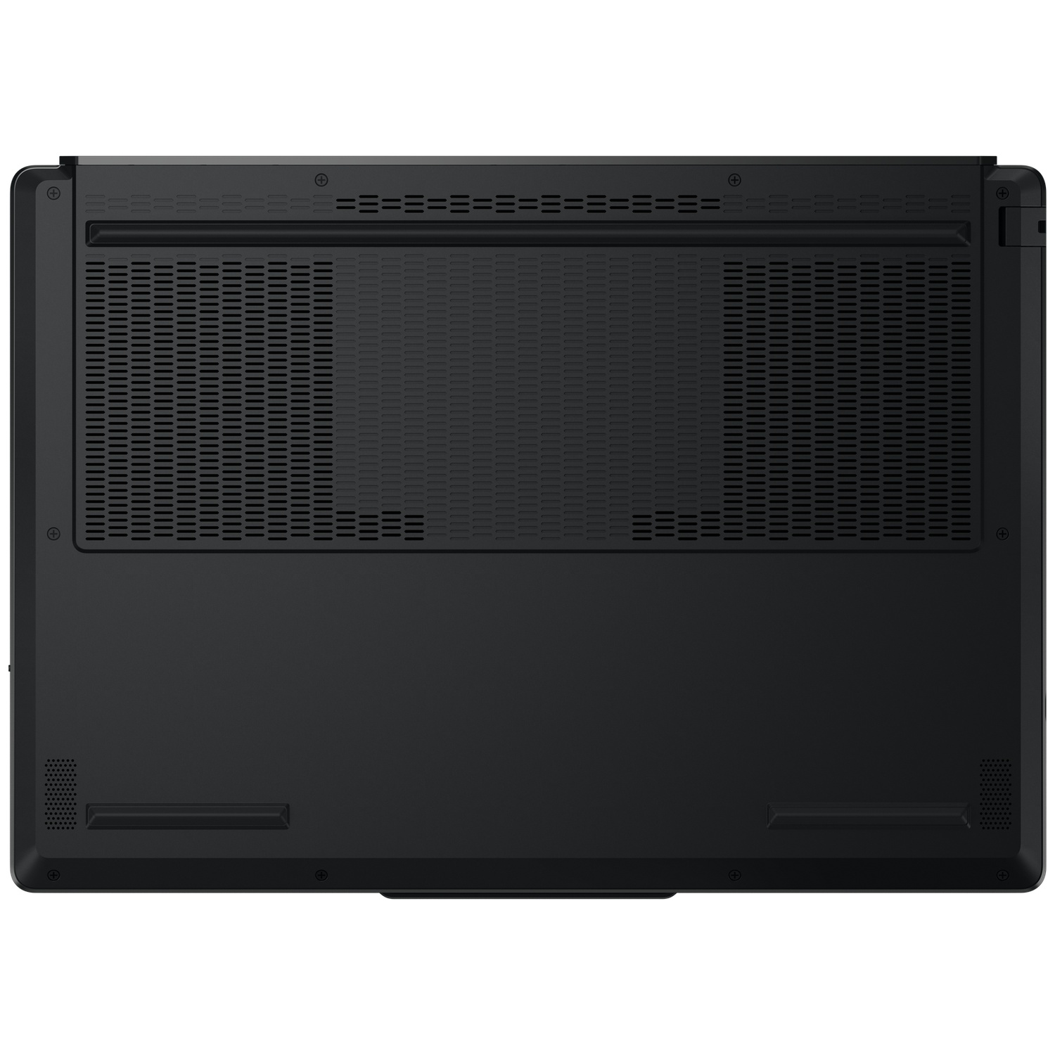 Vue inférieure d'un ordinateur portable noir avec de grandes grilles d'aération.