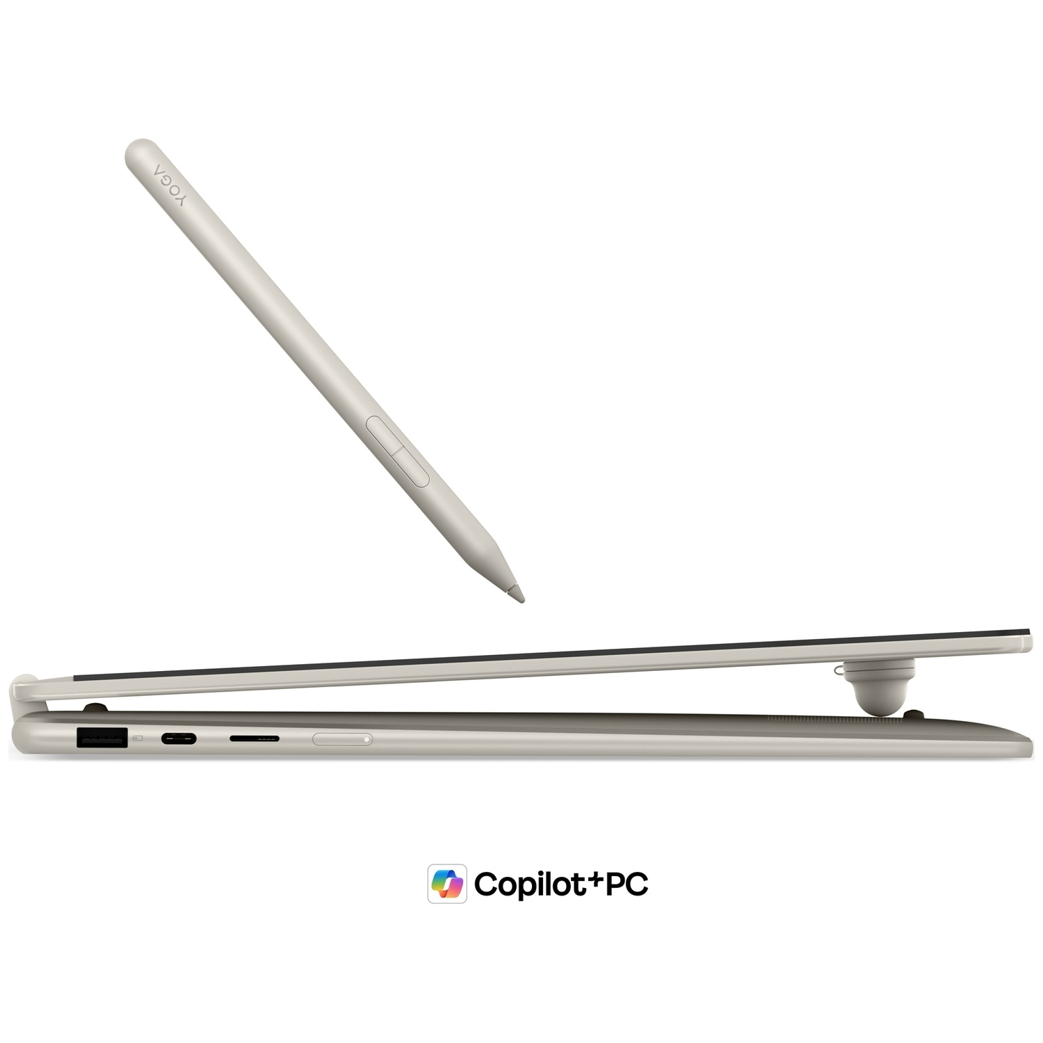 Un ordinateur portable Yoga beige ouvert avec un stylet et le logo Copilot+PC.