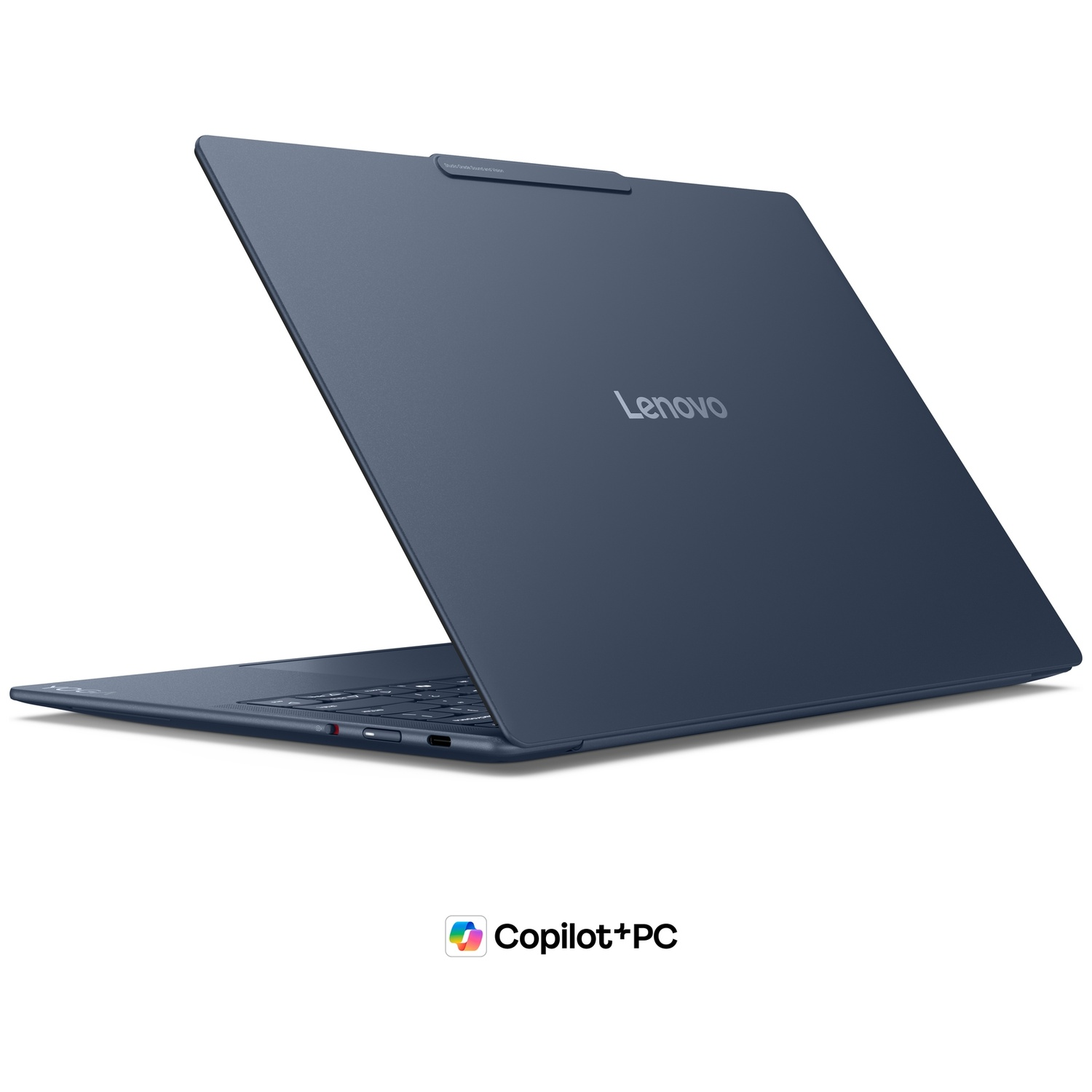 Ordinateur portable Lenovo bleu avec écran ouvert et logo Copilot+PC en bas.