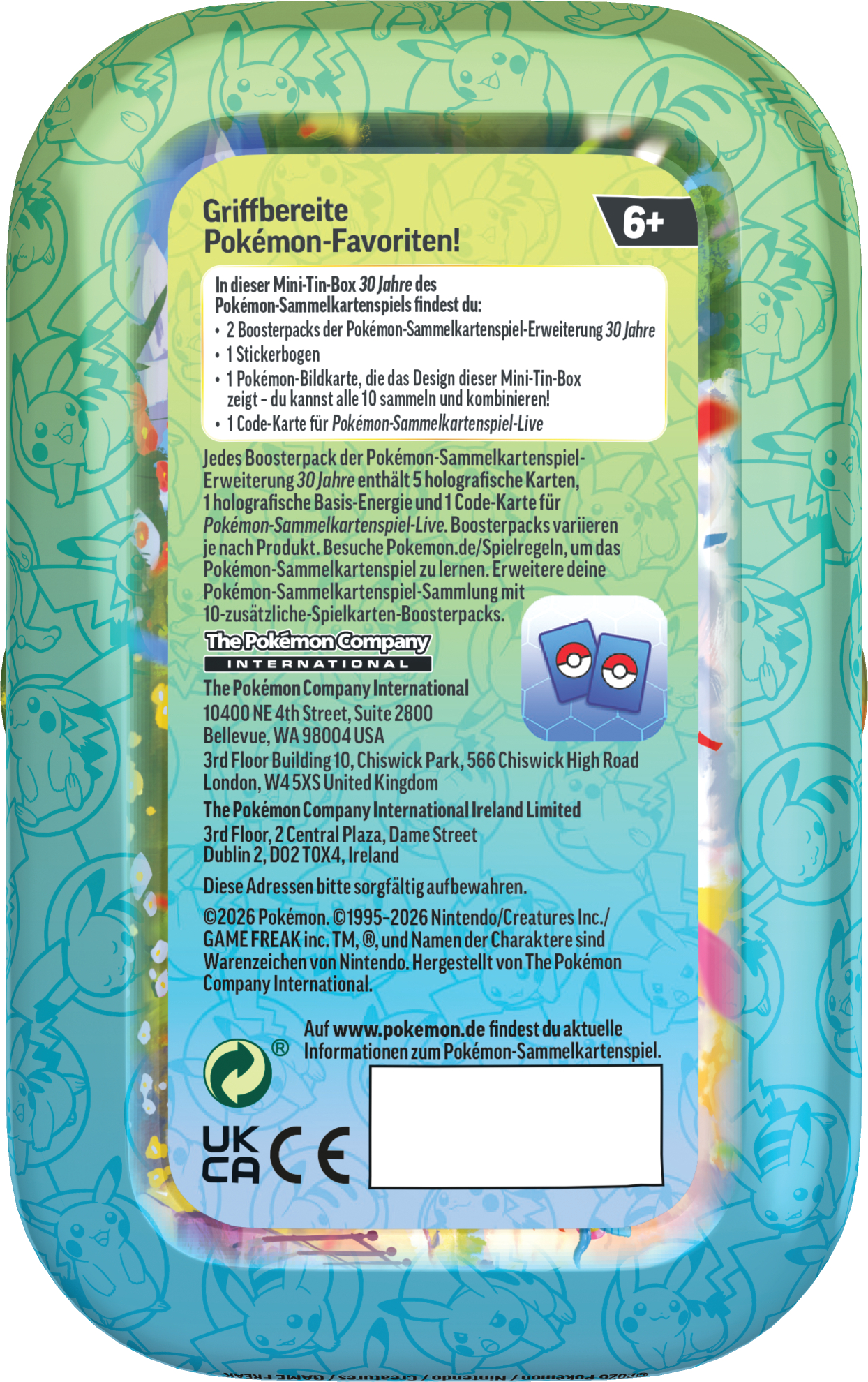 Rückseite einer grünen Pokémon Mini-Tin-Box mit Text in deutscher Sprache, Pikachu-Illustrationen und rechtlichen Hinweisen.