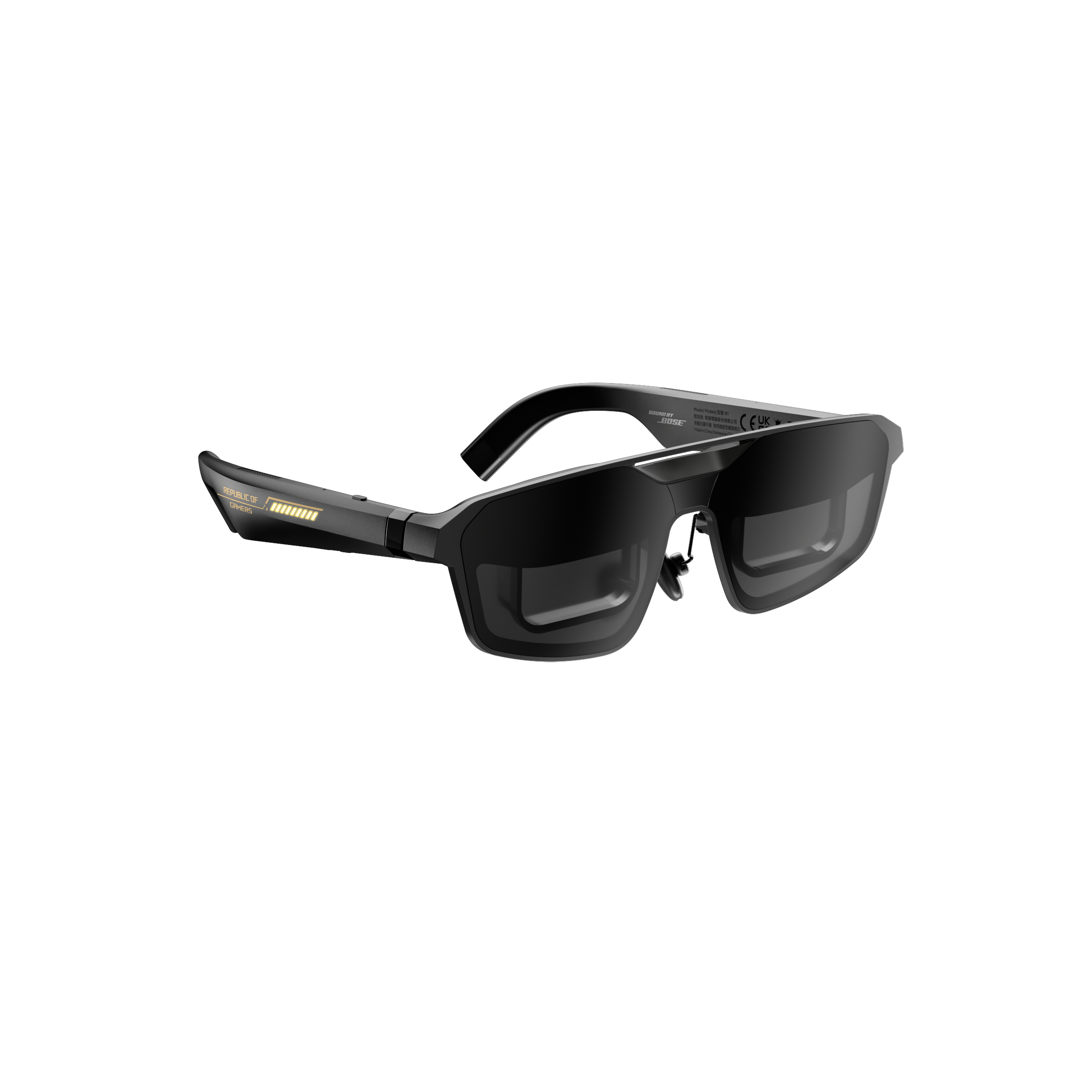 Moderne schwarze Smart-Brille mit getönten Gläsern und goldener Akzentbeleuchtung vor weißem Hintergrund.