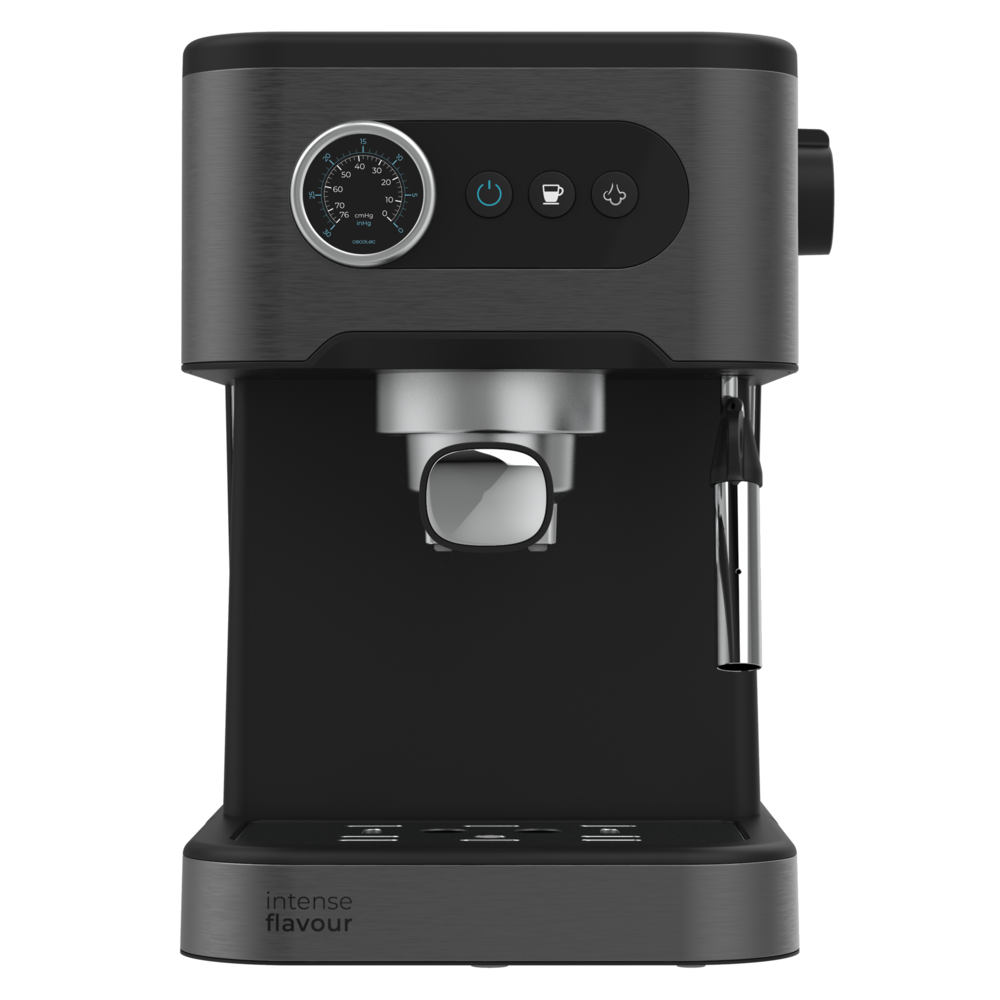 Moderna cafetera de espresso gris y negra con manómetro y tubo de vapor sobre fondo negro.