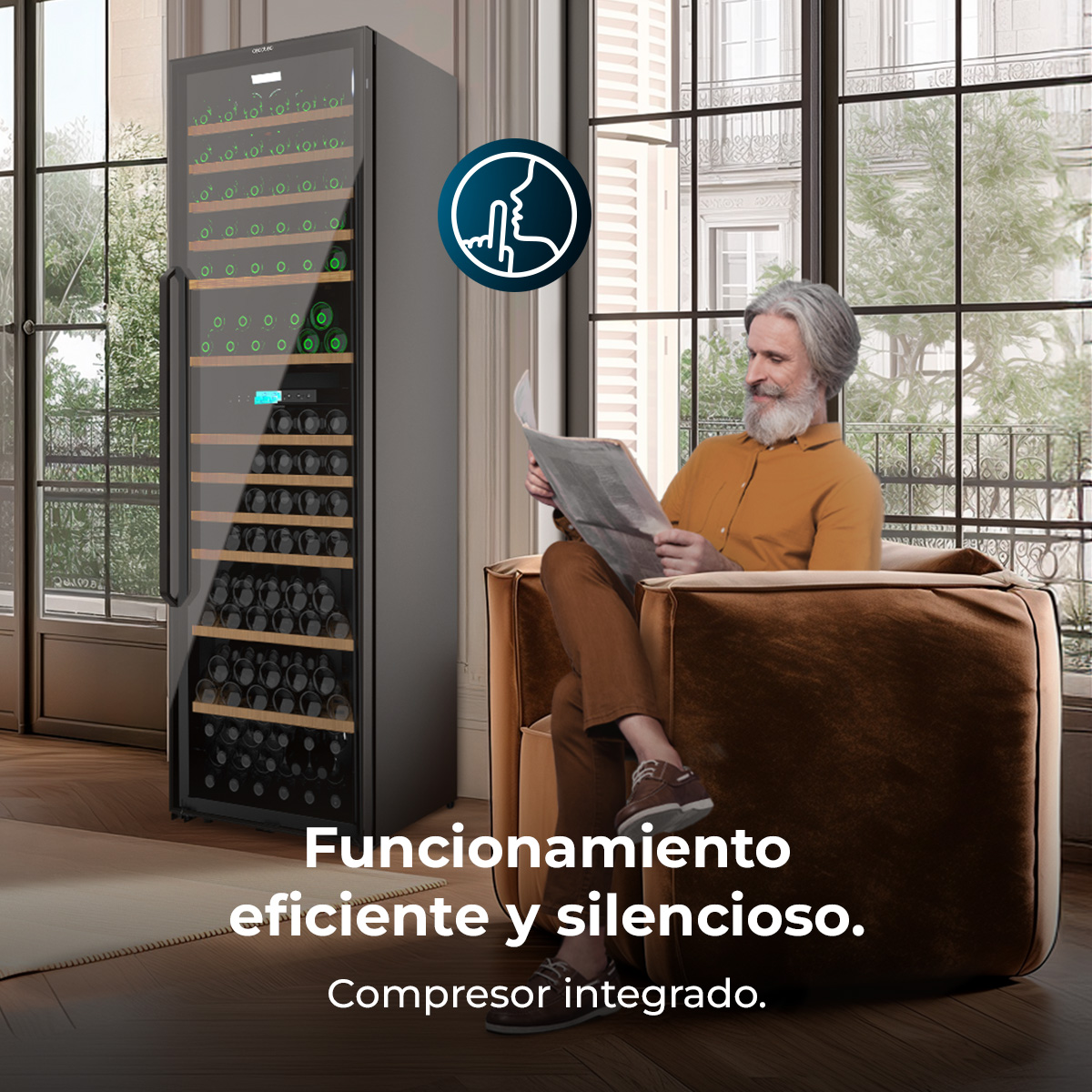 Un hombre lee un periódico en un sillón junto a una vinoteca en una habitación luminosa.