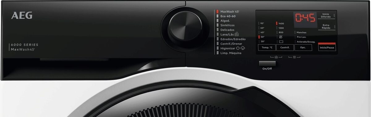 Panel de control de una lavadora AEG negra con mando giratorio y pantalla digital.