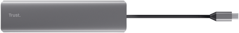 Ein grauer Trust USB-C Hub mit einem geflochtenen Kabel vor schwarzem Hintergrund.