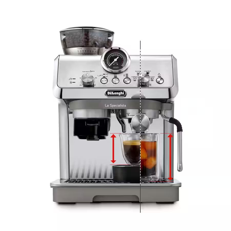 Egy ezüst színű Delonghi La Specialista kávéfőző szemes kávé tartóval, nyomásmérővel és csészékkel.