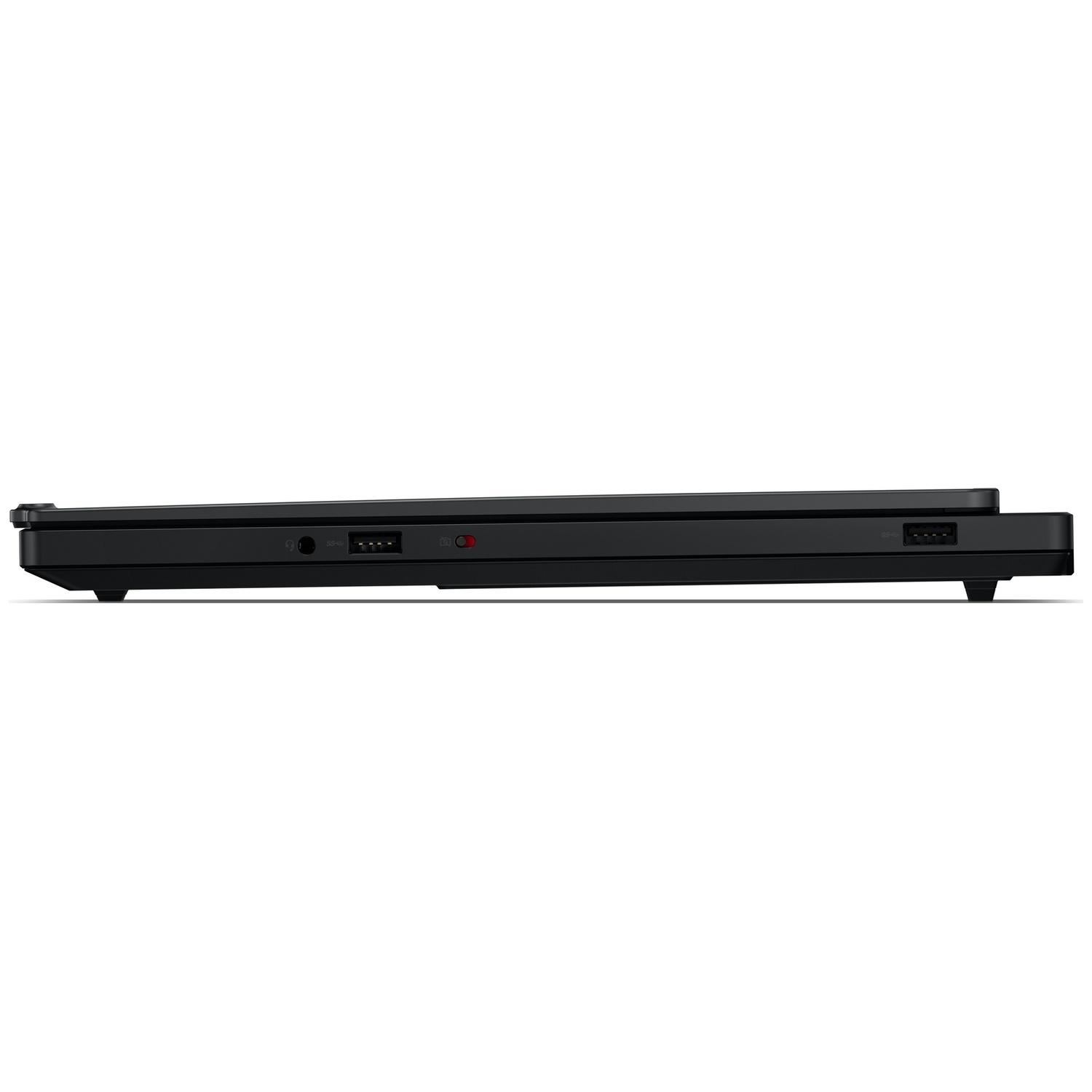 Vue latérale d'un ordinateur portable noir montrant les ports USB et la prise audio sur fond blanc.