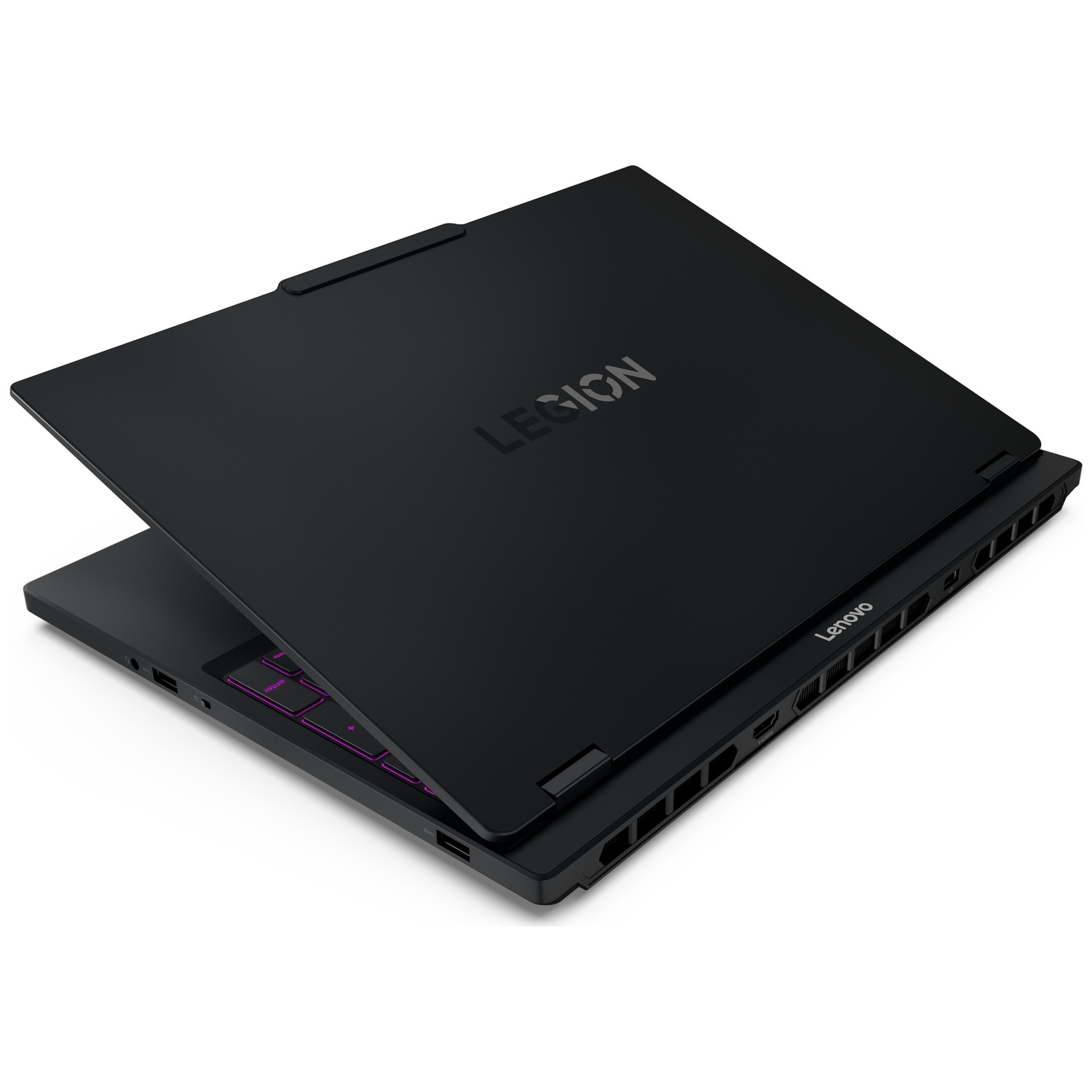 Un ordinateur portable de jeu Lenovo Legion noir est partiellement ouvert sur une surface blanche.