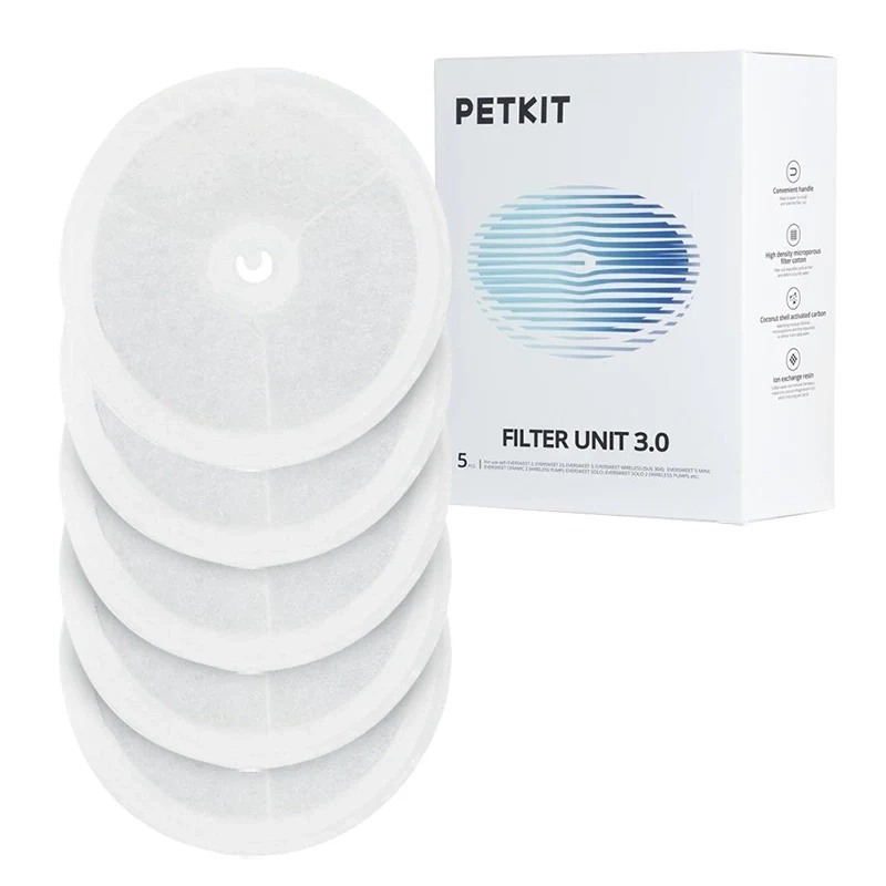 Öt fehér, kerek Petkit Filter Unit 3.0 csere szűrő függőlegesen Egymásra rakva a dobozuk mellett.