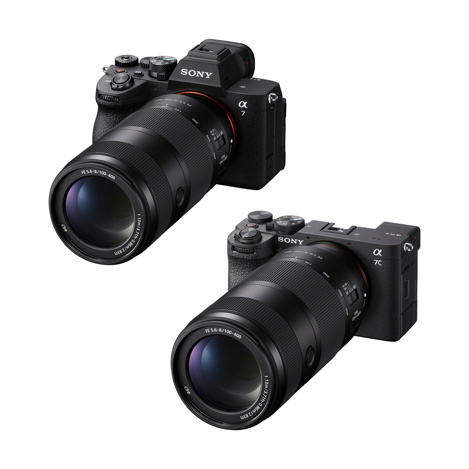Due fotocamere mirrorless nere Sony Alpha con obiettivi lunghi su sfondo bianco.