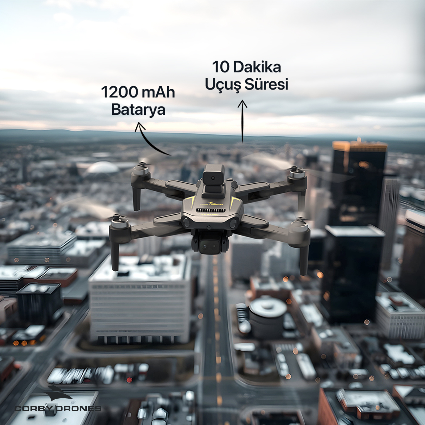 Bir şehir üzerinde uçan drone. 1200 mAh pil ve 10 dakika uçuş süresi yazıyor.