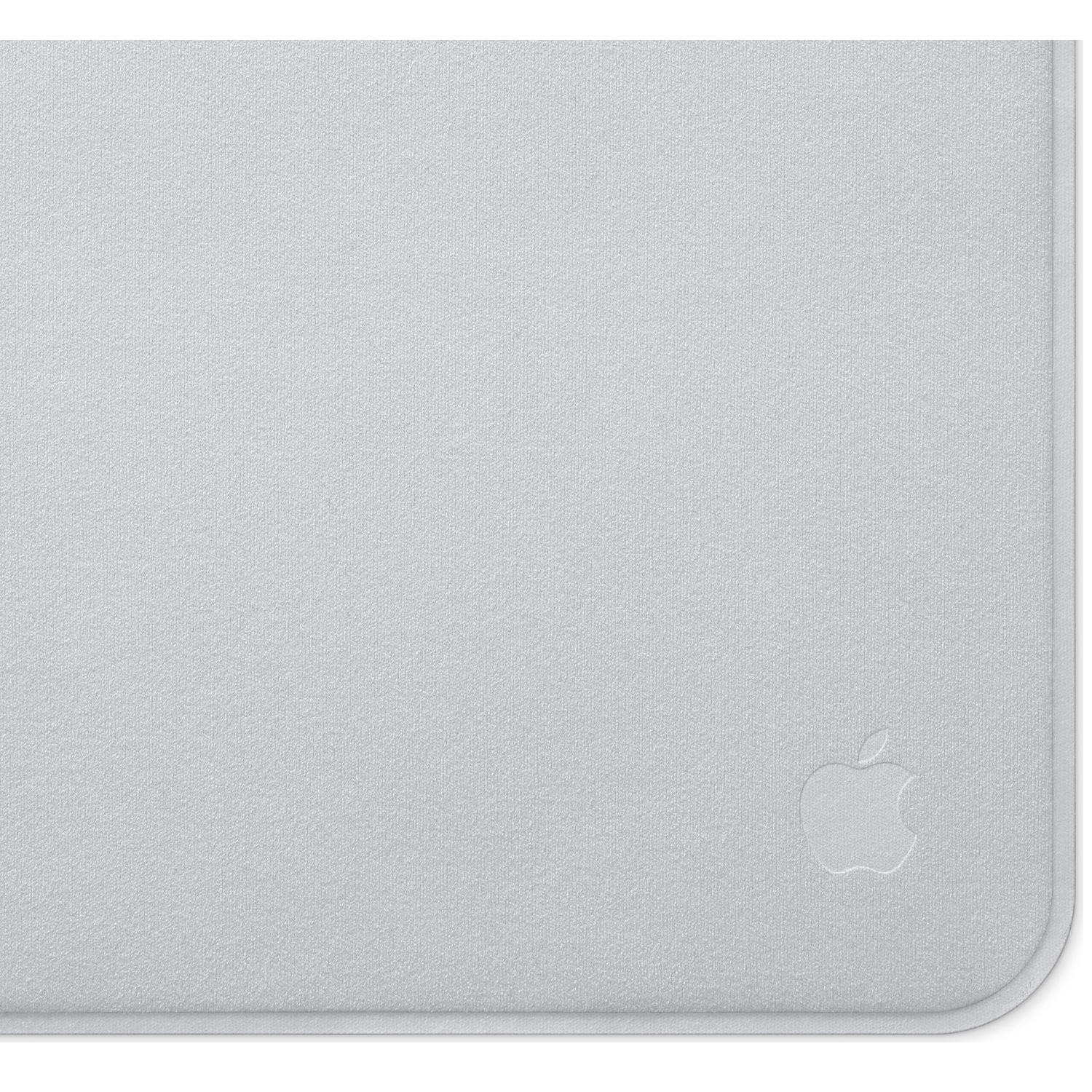 Een grijs, fijngetextureerd oppervlak met afgeronde hoeken en een in relief gedrukt Apple-logo rechtsonder.