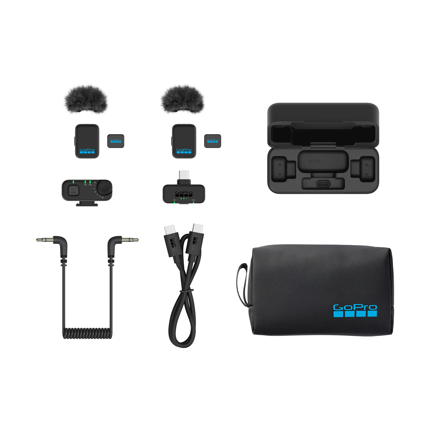 Kit microfono GoPro con due trasmettitori, ricevitori, cuffie antiruvido, cavi, custodia di ricarica e borsa.