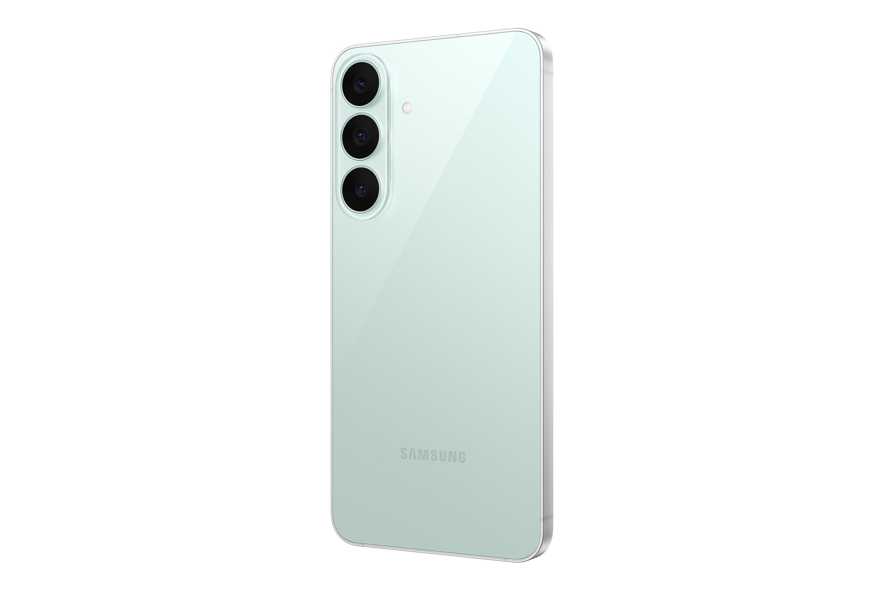 Rückansicht eines hellgrünen Samsung-Smartphones mit vertikaler Dreifachkamera vor schwarzem Hintergrund.