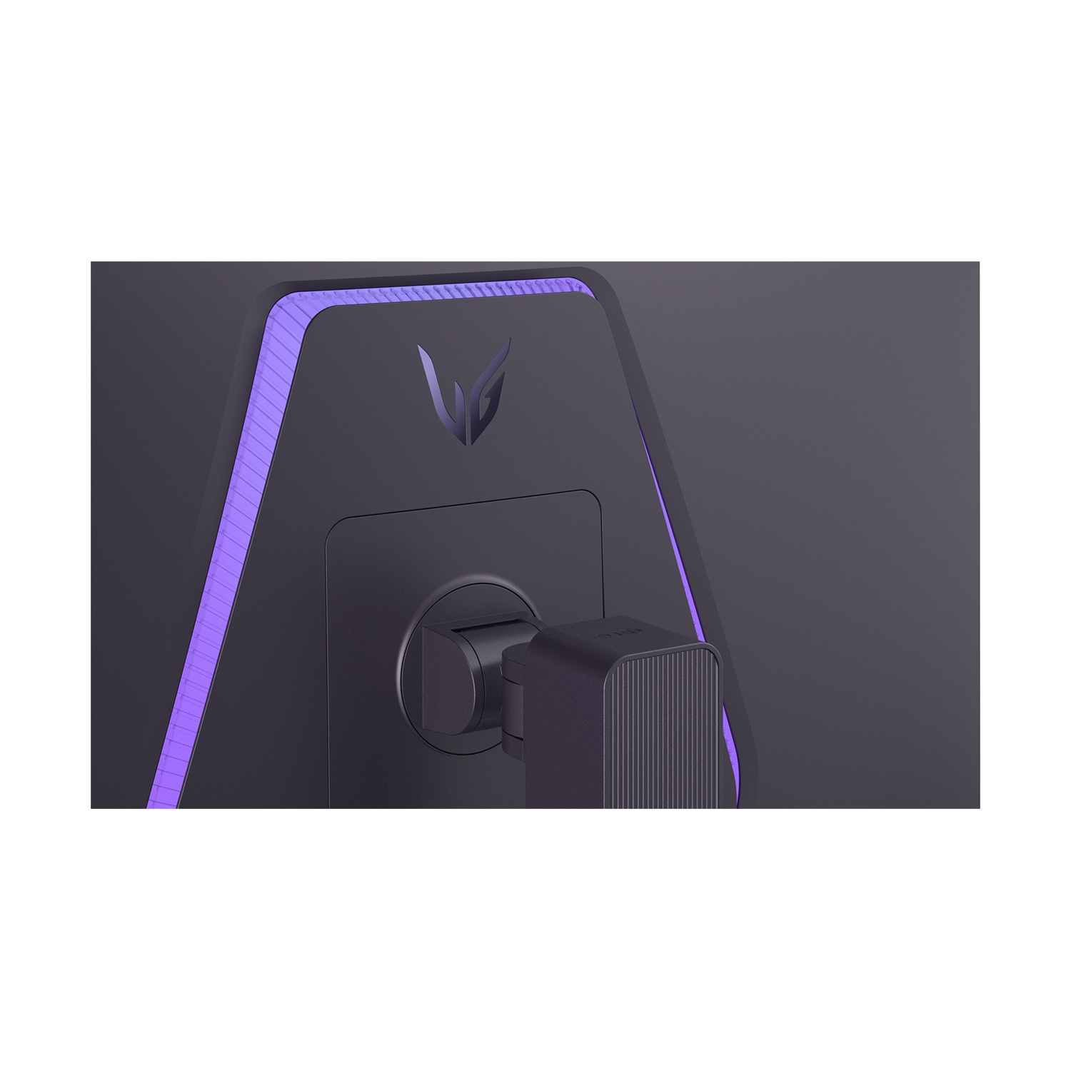 Retro di un monitor nero con illuminazione a LED viola e un logo.