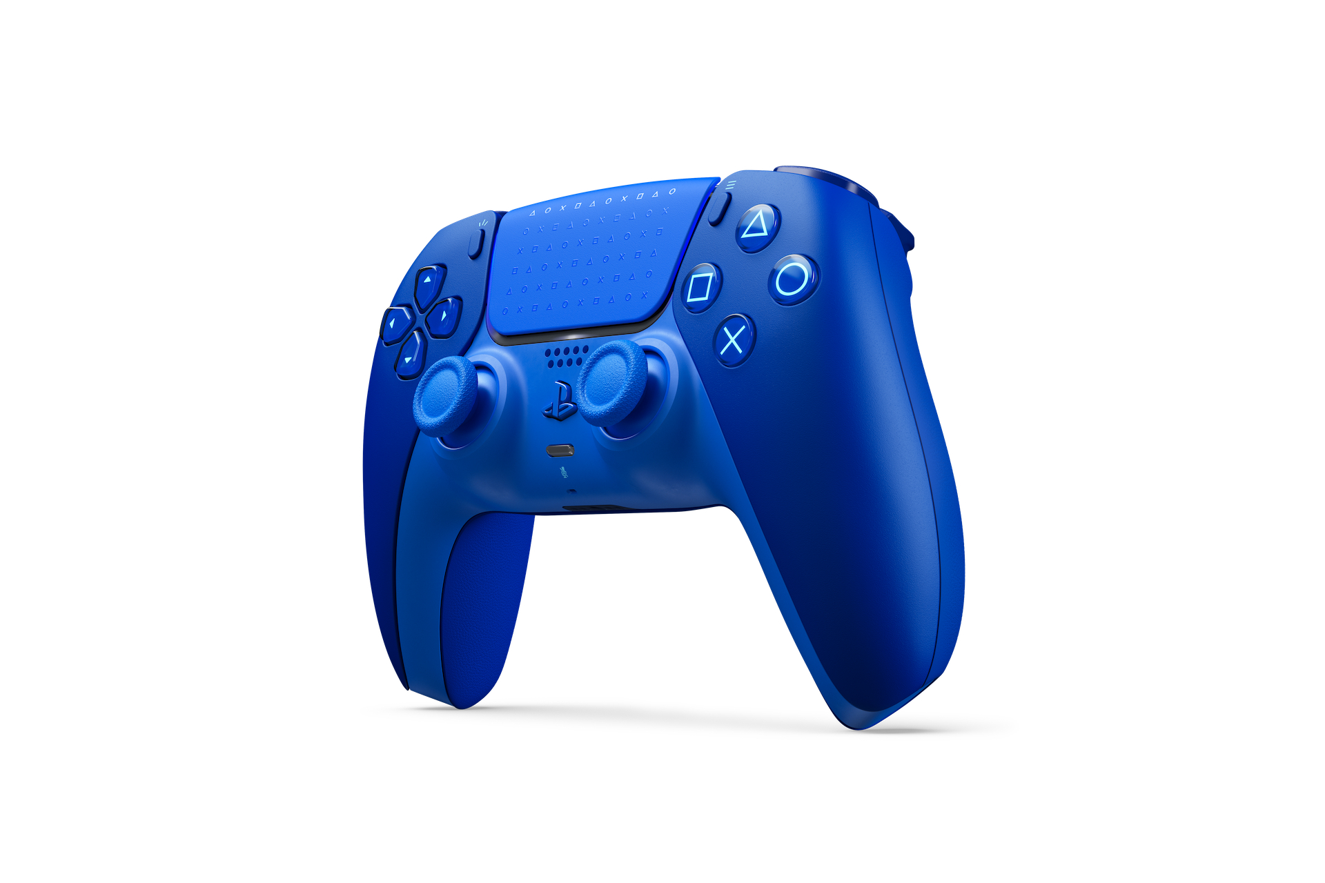 Ein blauer PlayStation 5 DualSense Wireless-Controller vor einem rein weißen Hintergrund.