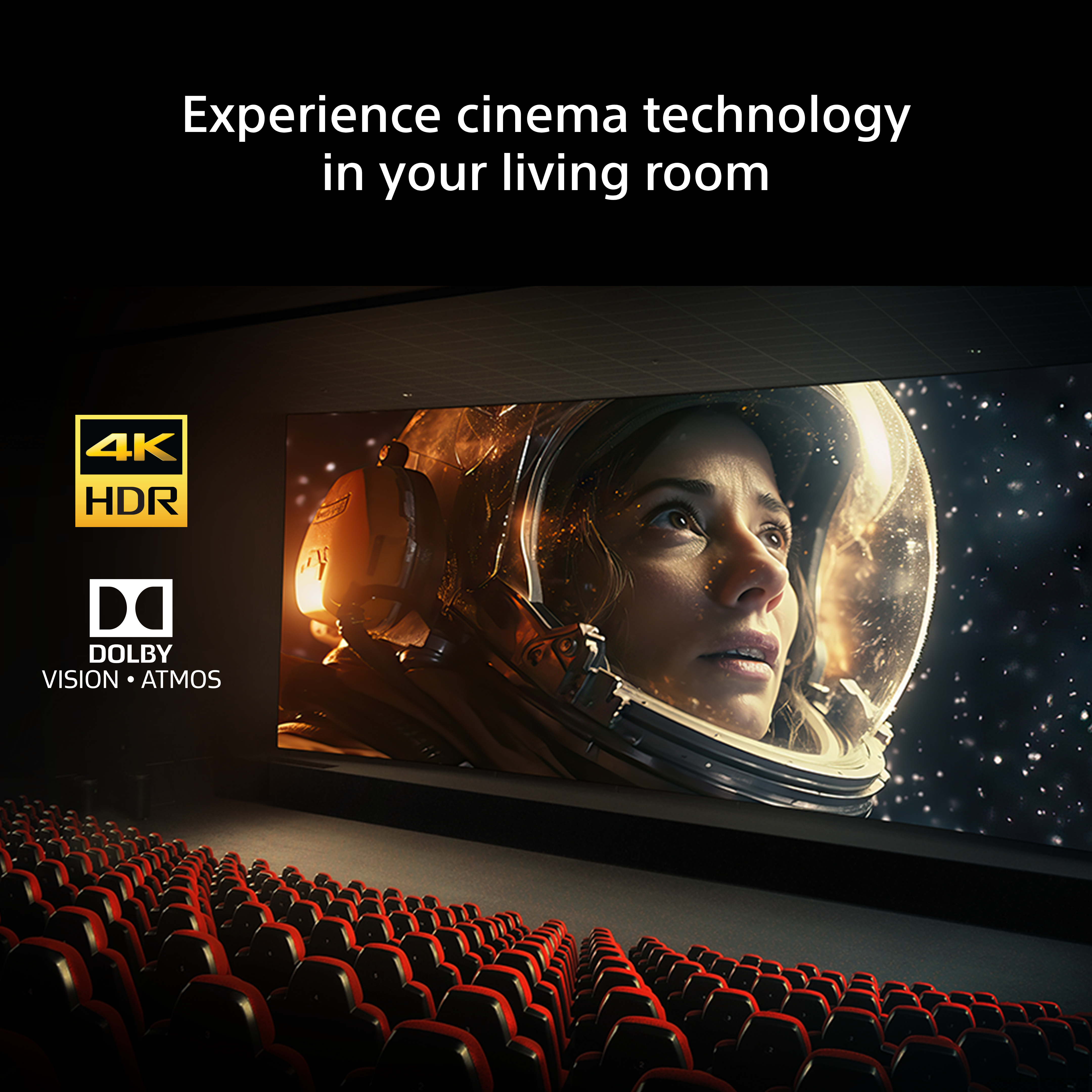 Un grande schermo cinematografico mostra un'astronauta su uno sfondo stellato in una sala vuota.