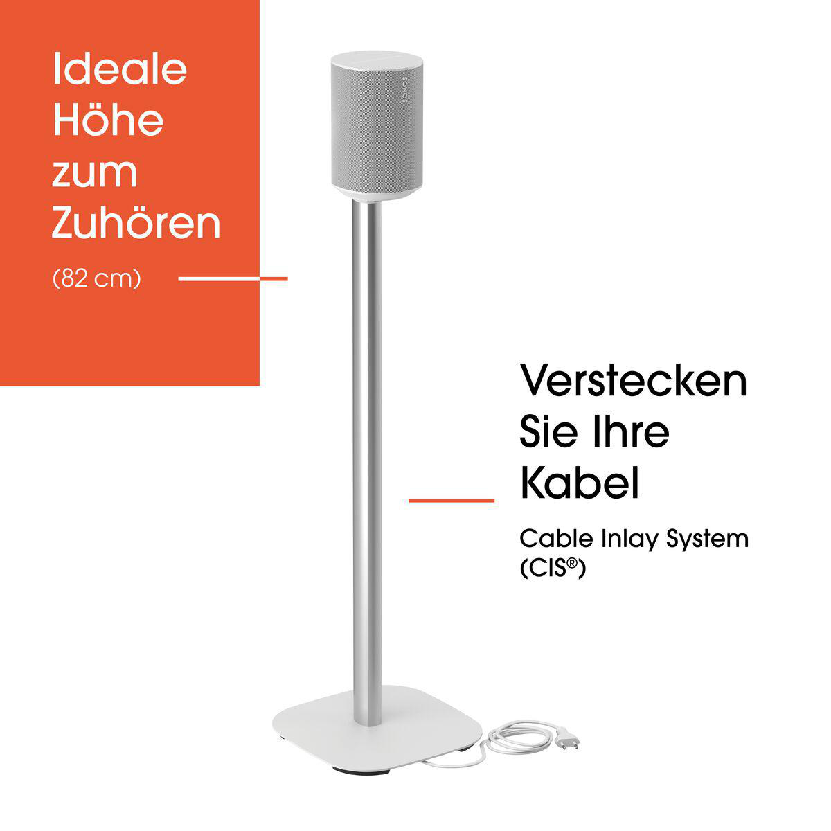 Ein weißer Lautsprecher auf einem silbernen Ständer mit integriertem Kabelsystem vor weiß-orangem Hintergrund.