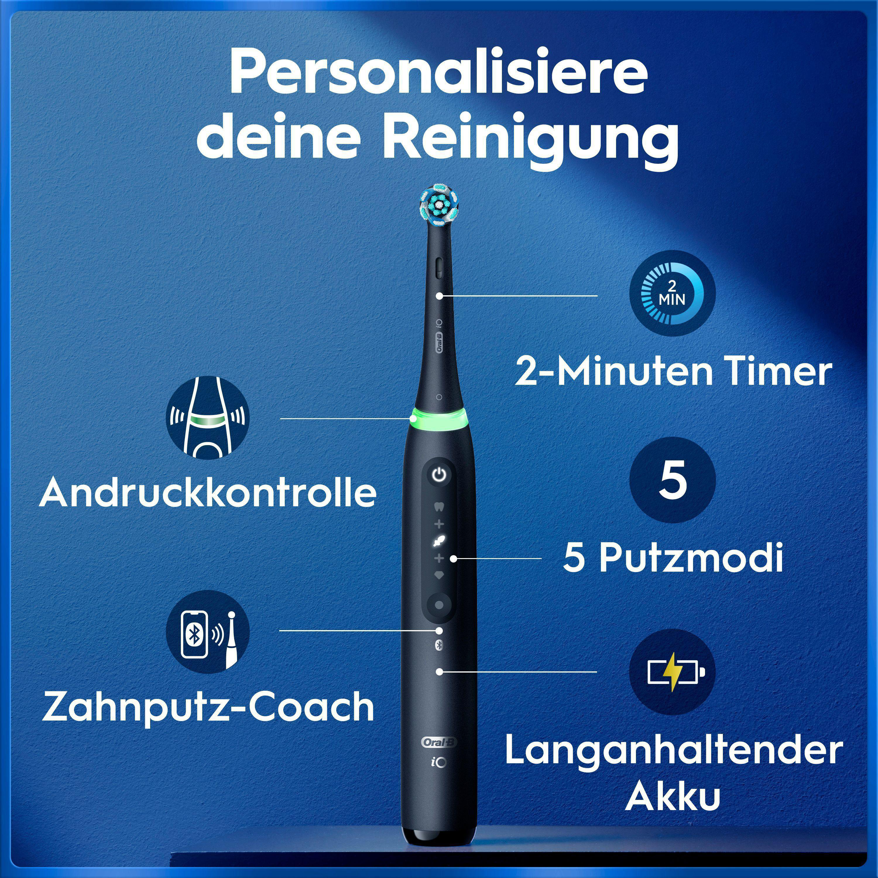 Schwarze Oral-B iO elektrische Zahnbürste mit Funktionen wie Timer, Andruckkontrolle und 5 Putzmodi auf blauem Grund.
