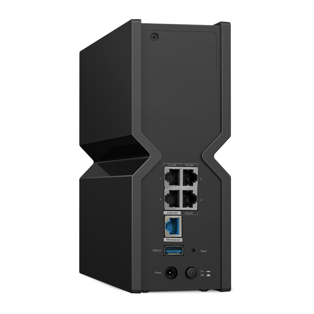 Vista trasera de un router negro con varios puertos como LAN, internet y alimentación.