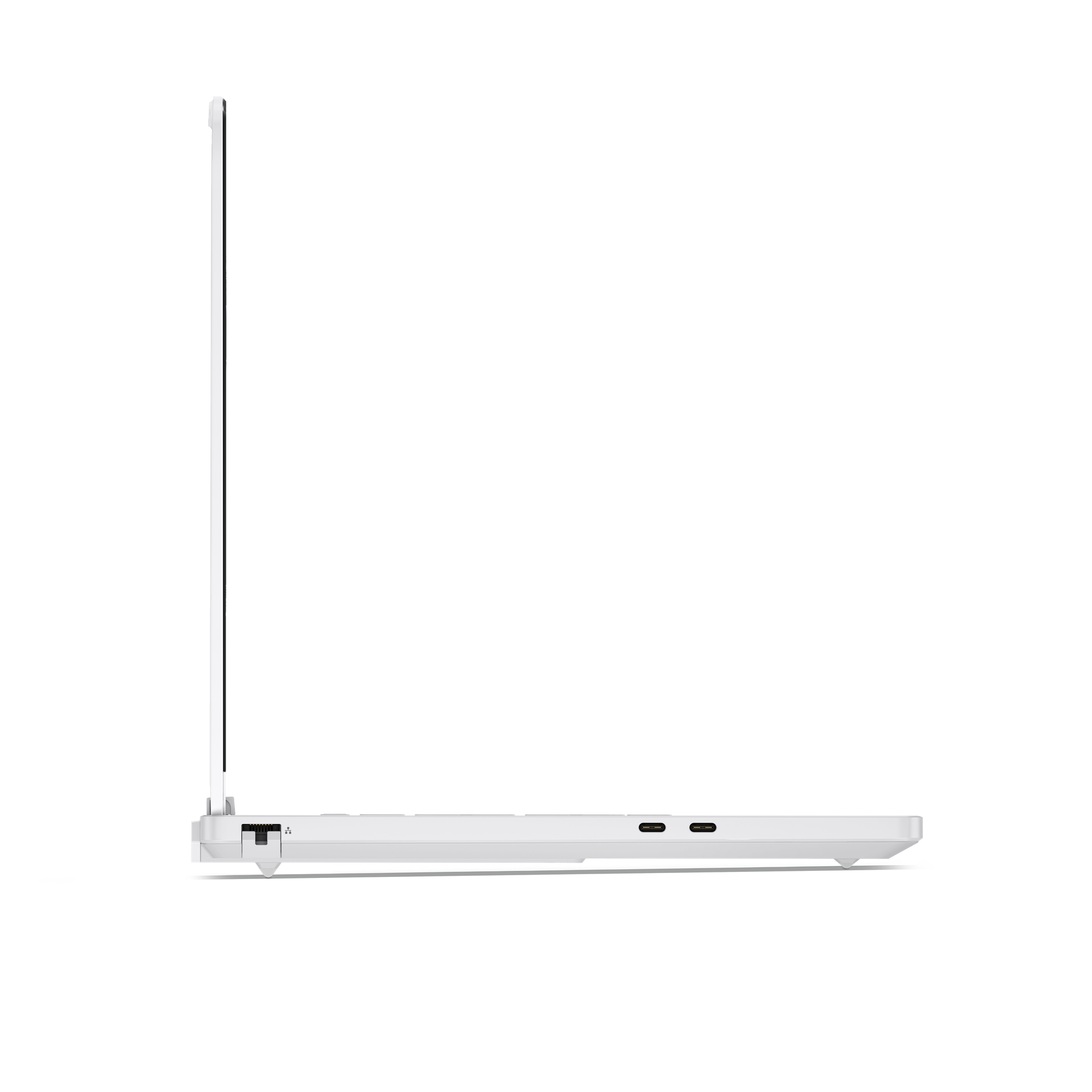 Seitenansicht eines weißen Laptops mit Anschlüssen auf schwarzem Hintergrund.