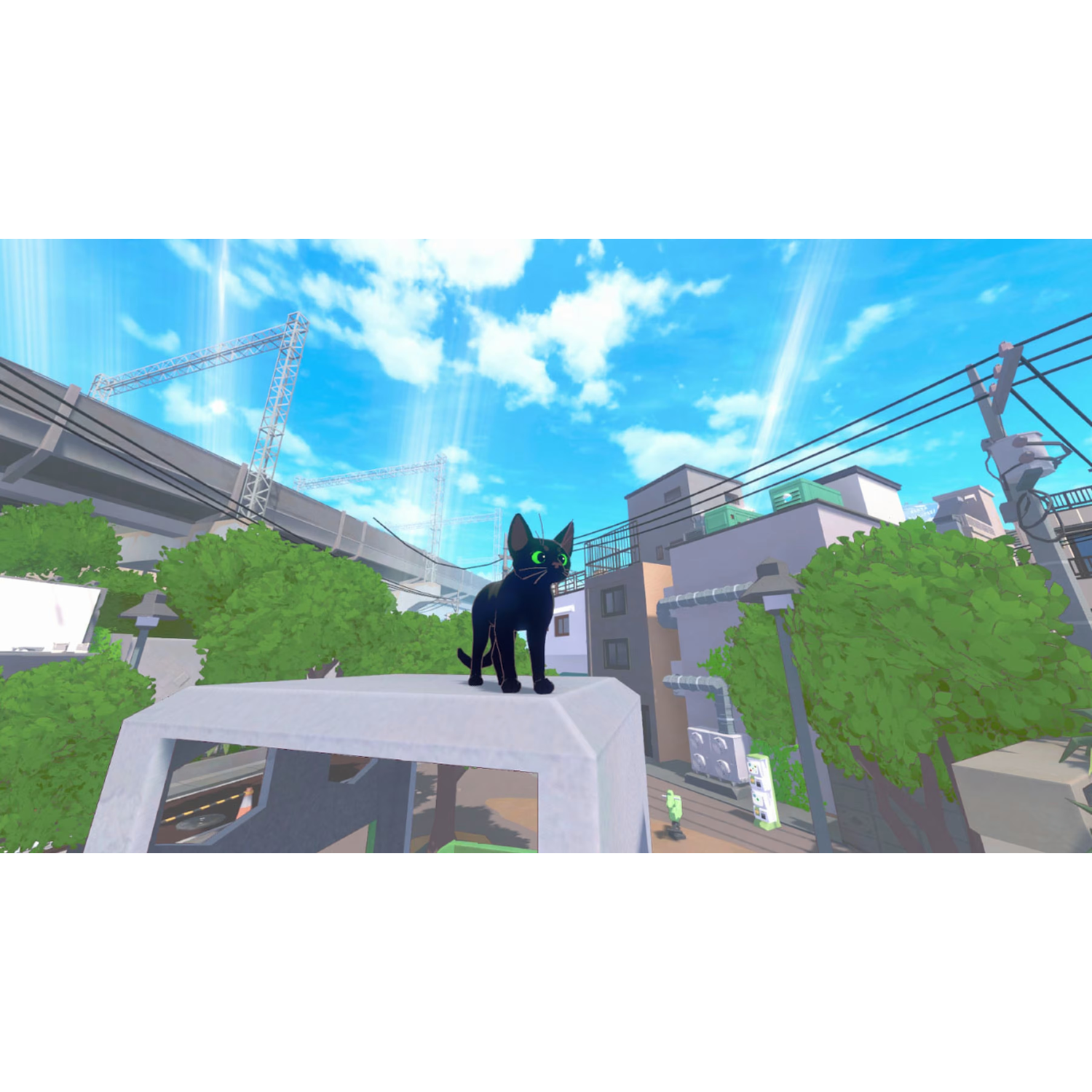 Un chat noir aux yeux verts se tient sur un véhicule blanc devant une ville sous un ciel bleu.