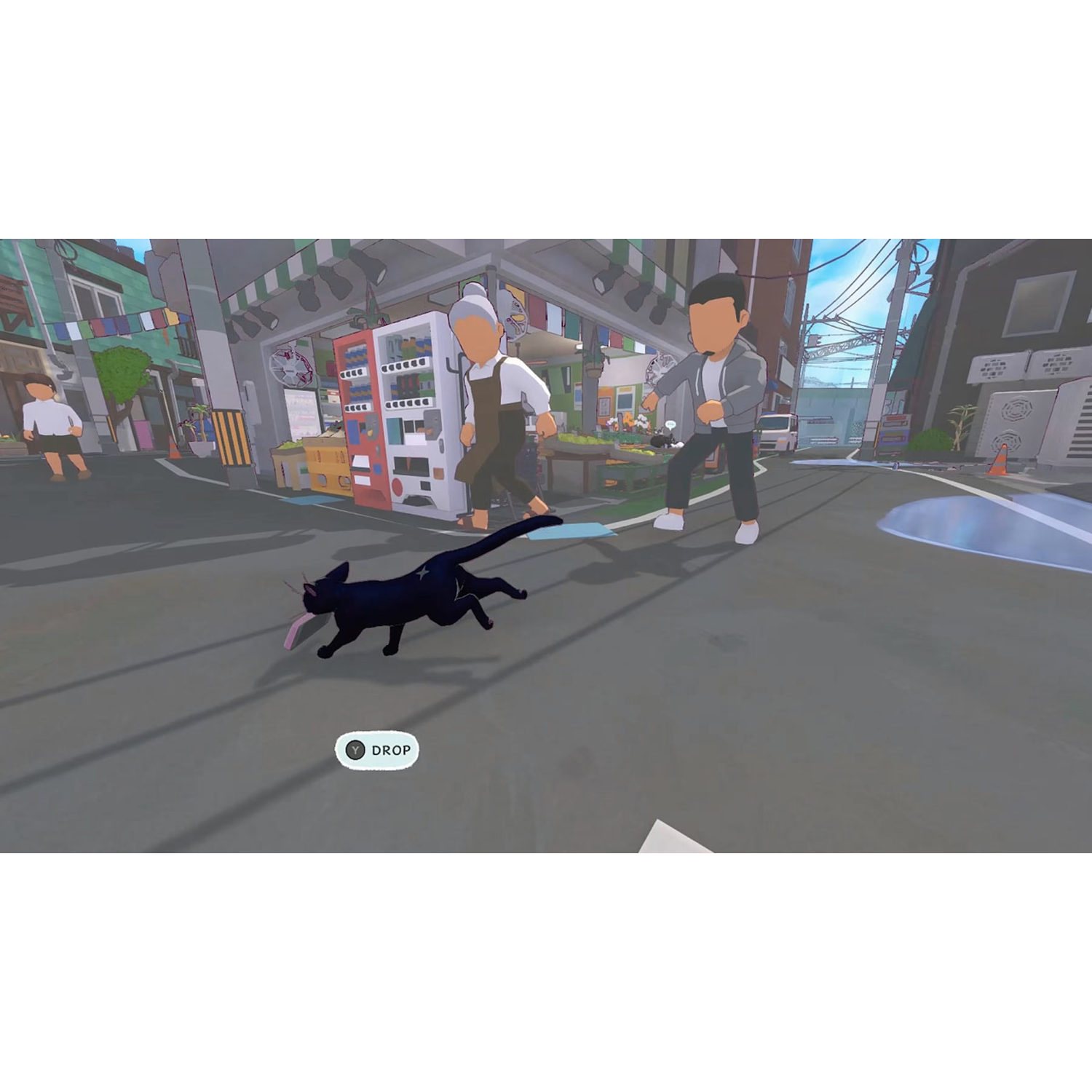 Un chat noir court dans une rue dans un jeu vidéo, avec des personnages et des bâtiments stylisés visibles à l'arrière-plan.
